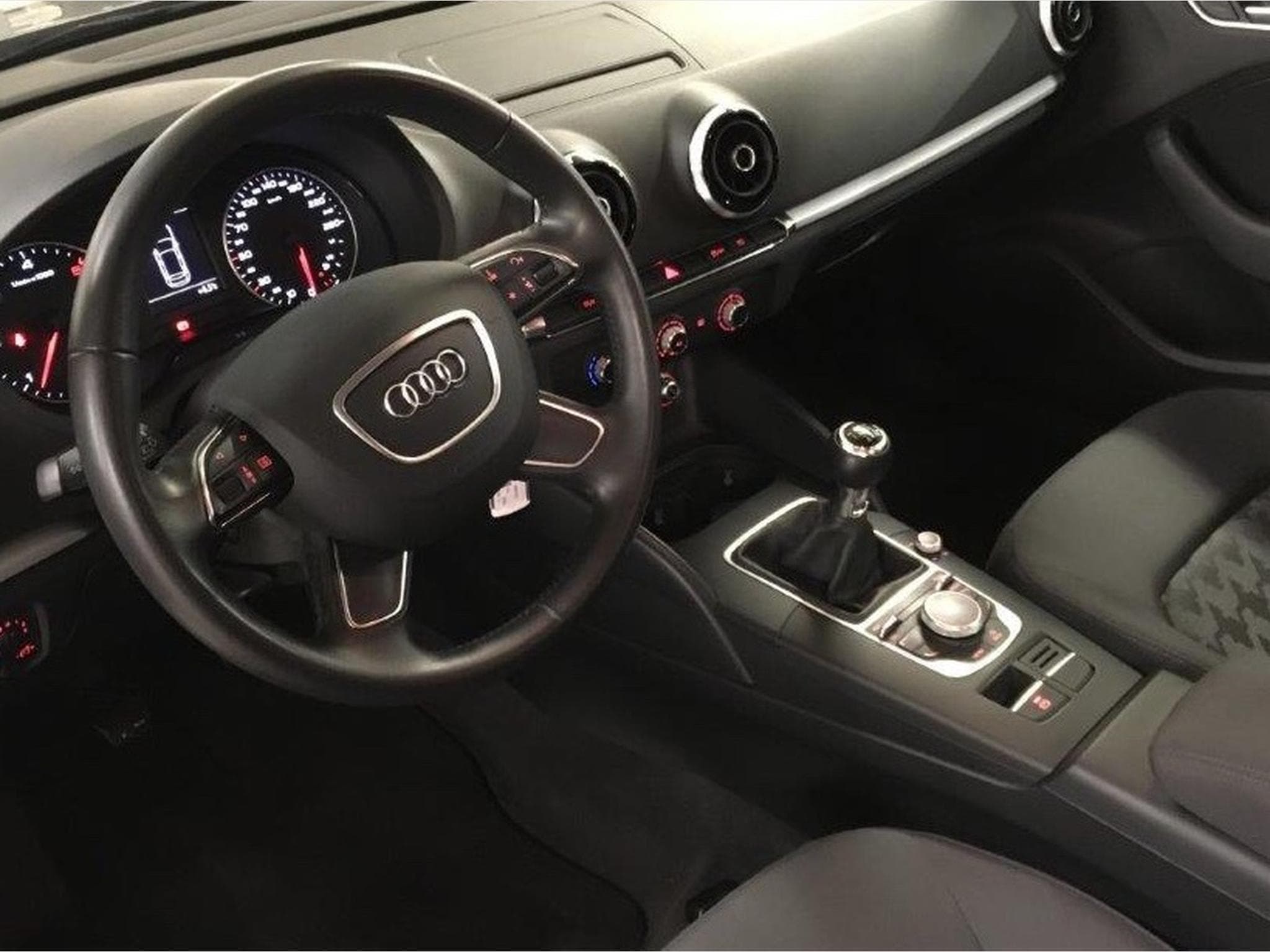 Audi A3 Sportback (2014) - Photo 2