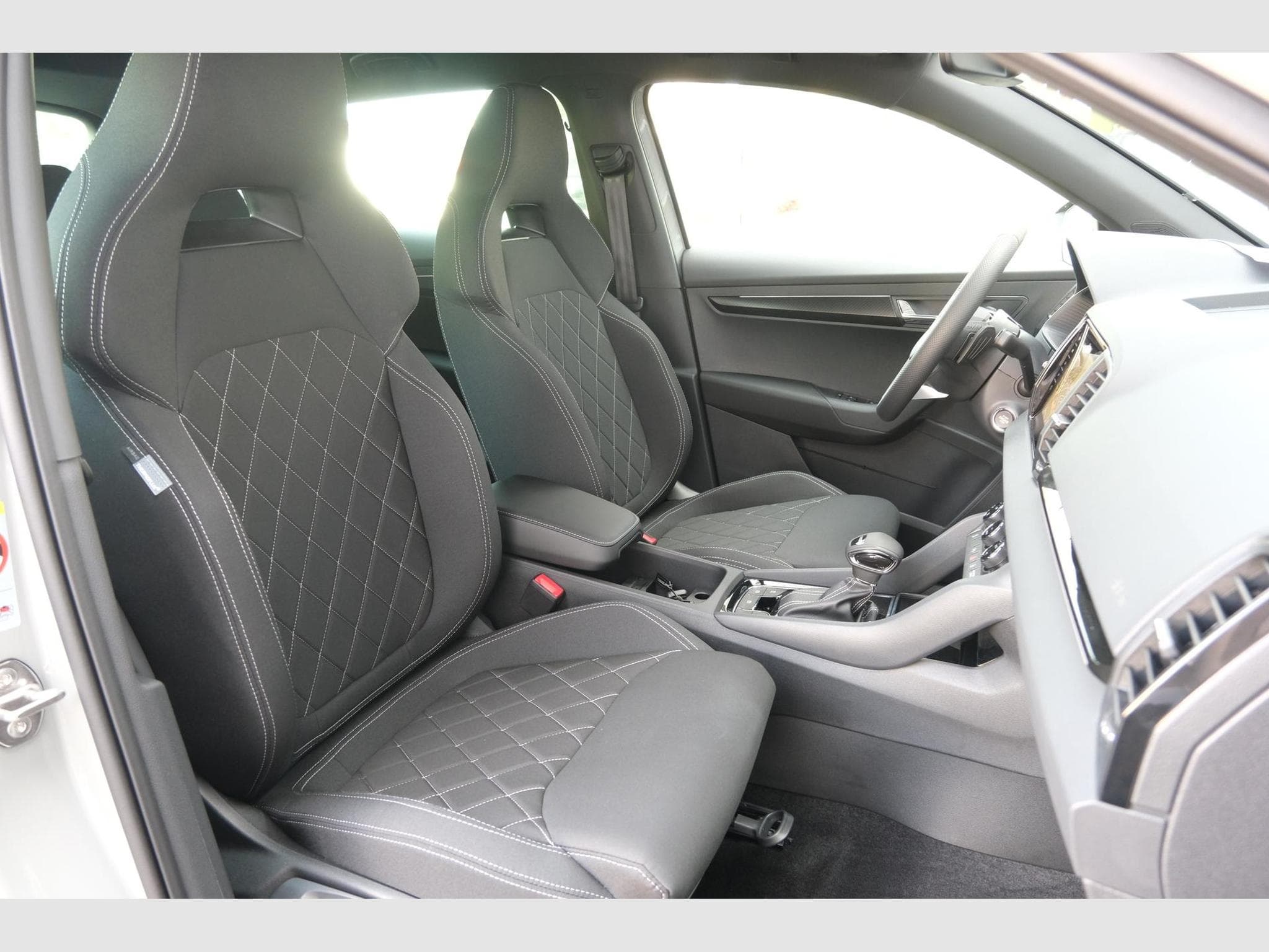 Skoda Karoq 1.5 TSI DSG (2026) - Foto 22