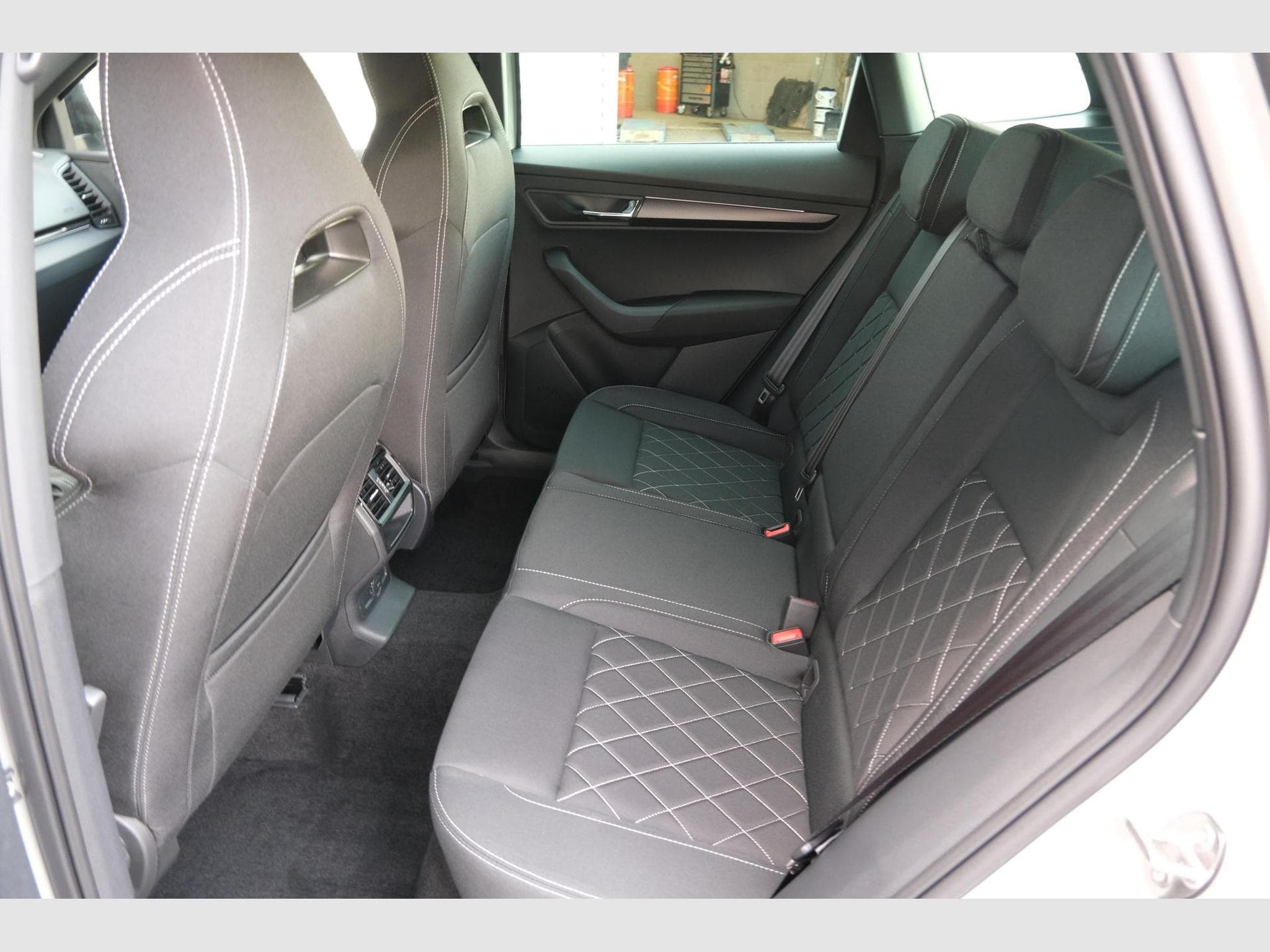 Skoda Karoq 1.5 TSI DSG (2026) - Foto 8