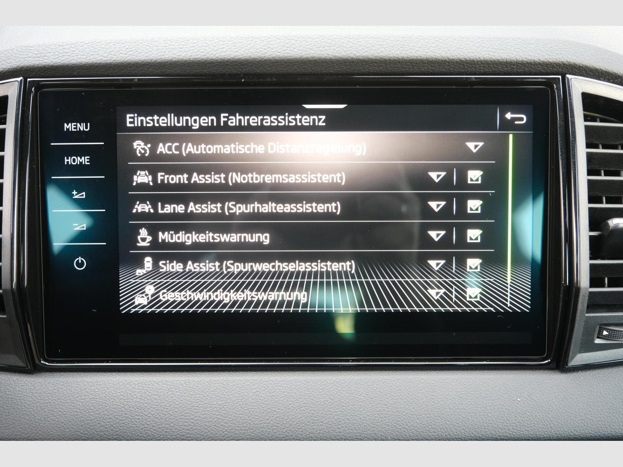 Skoda Karoq 1.5 TSI DSG (2026) - Foto 14