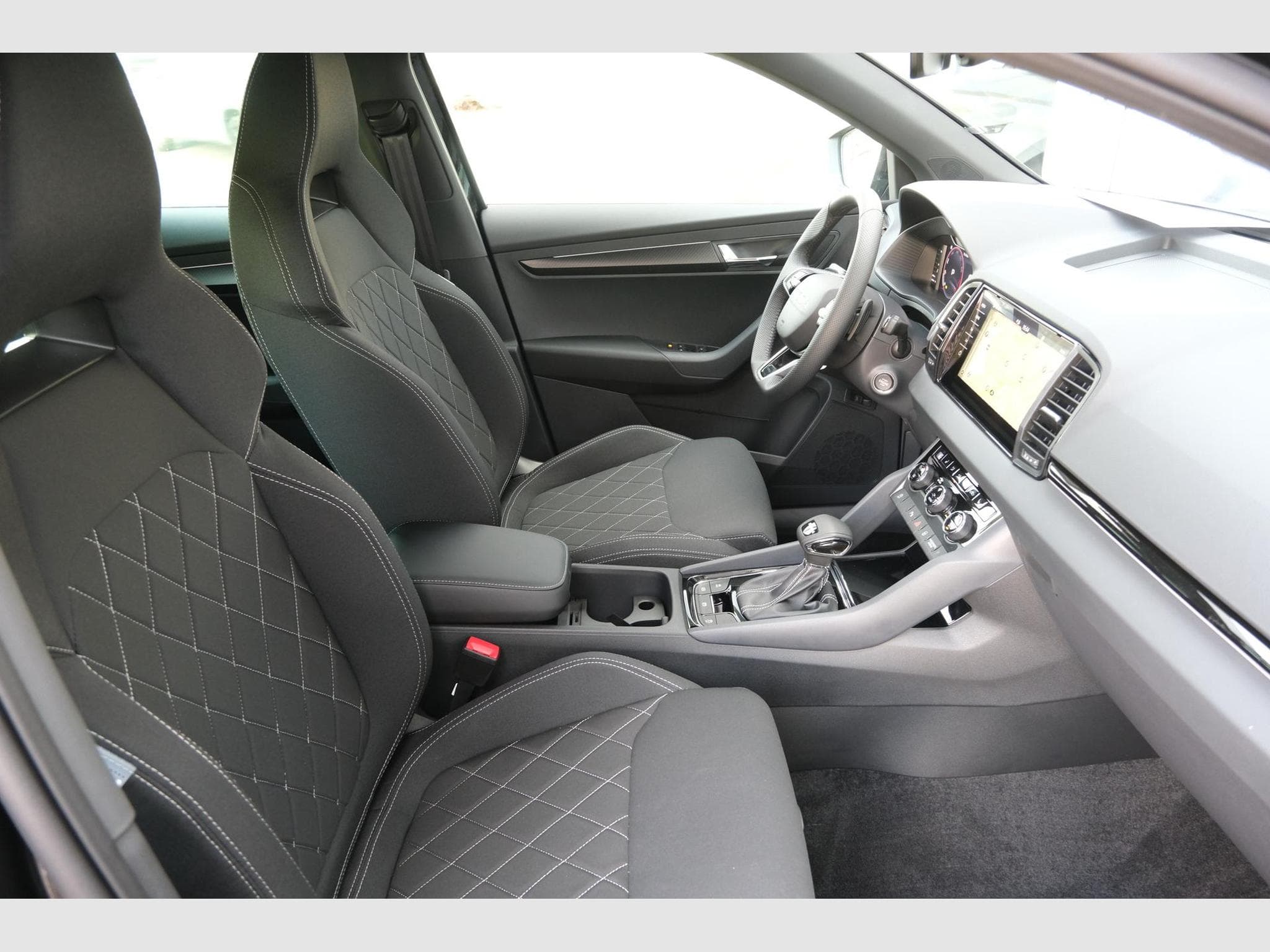 Skoda Karoq 1.5 TSI DSG (2026) - Foto 7