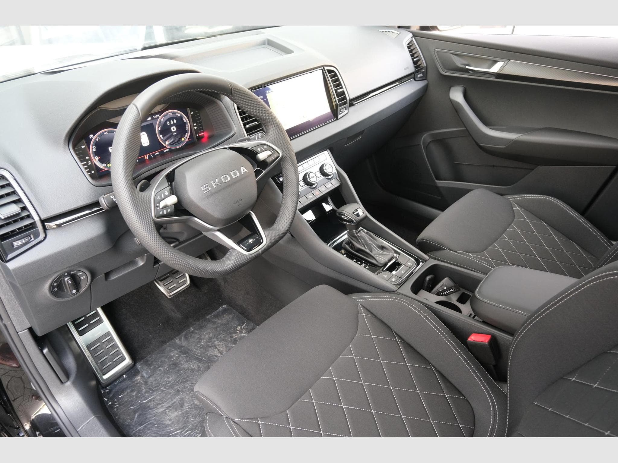 Skoda Karoq 1.5 TSI DSG (2026) - Foto 14