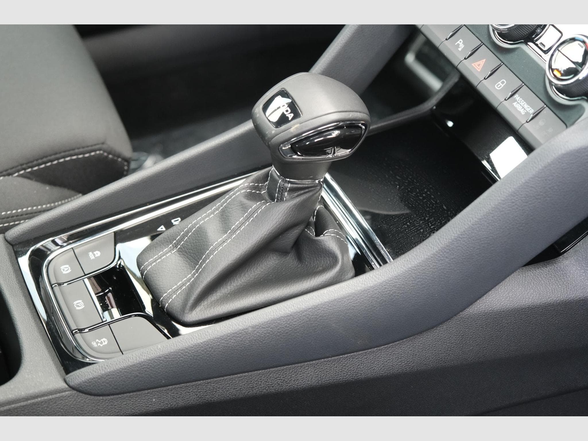 Skoda Karoq 1.5 TSI DSG (2026) - Foto 22