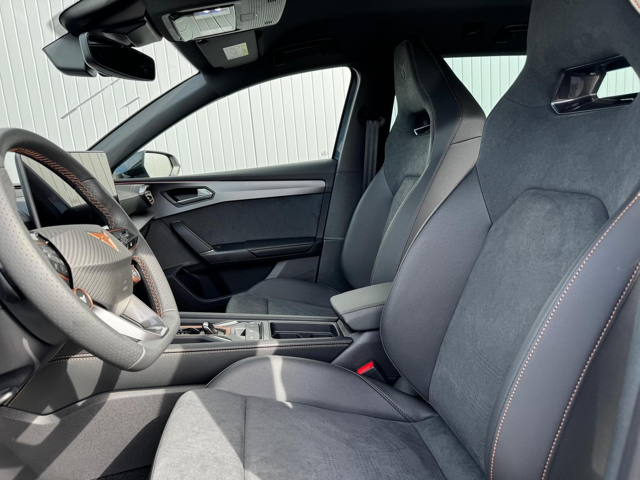 Cupra Leon 2.0 TSI 245 kW 4Drive VZ (2026) - Photo 8