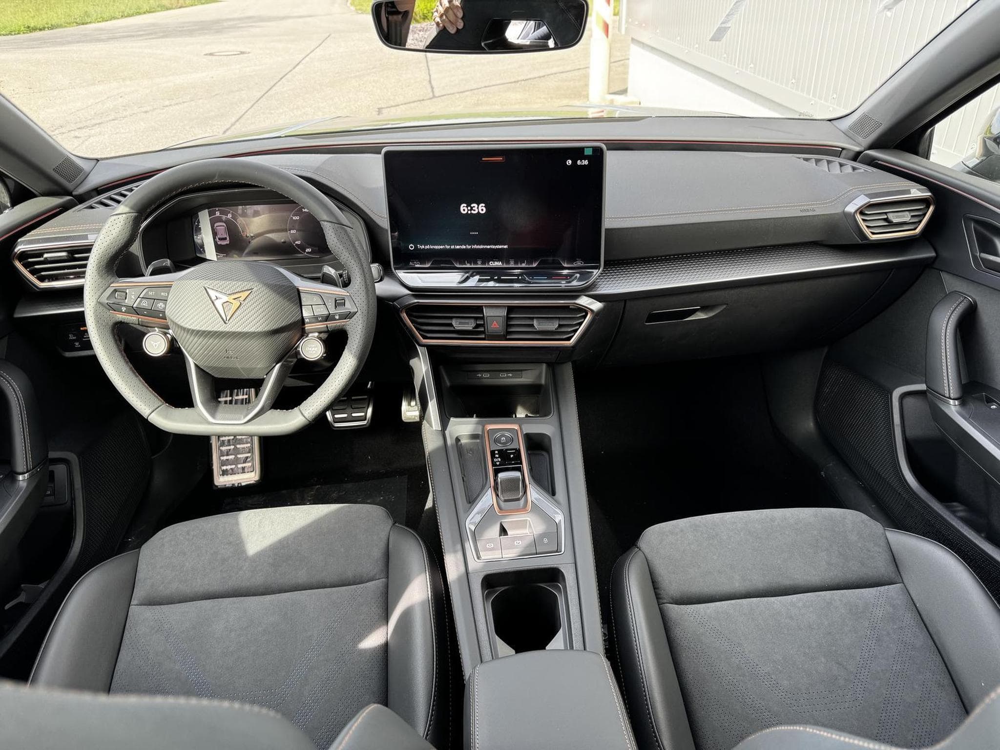 Cupra Leon 2.0 TSI 245 kW 4Drive VZ (2026) - Photo 7