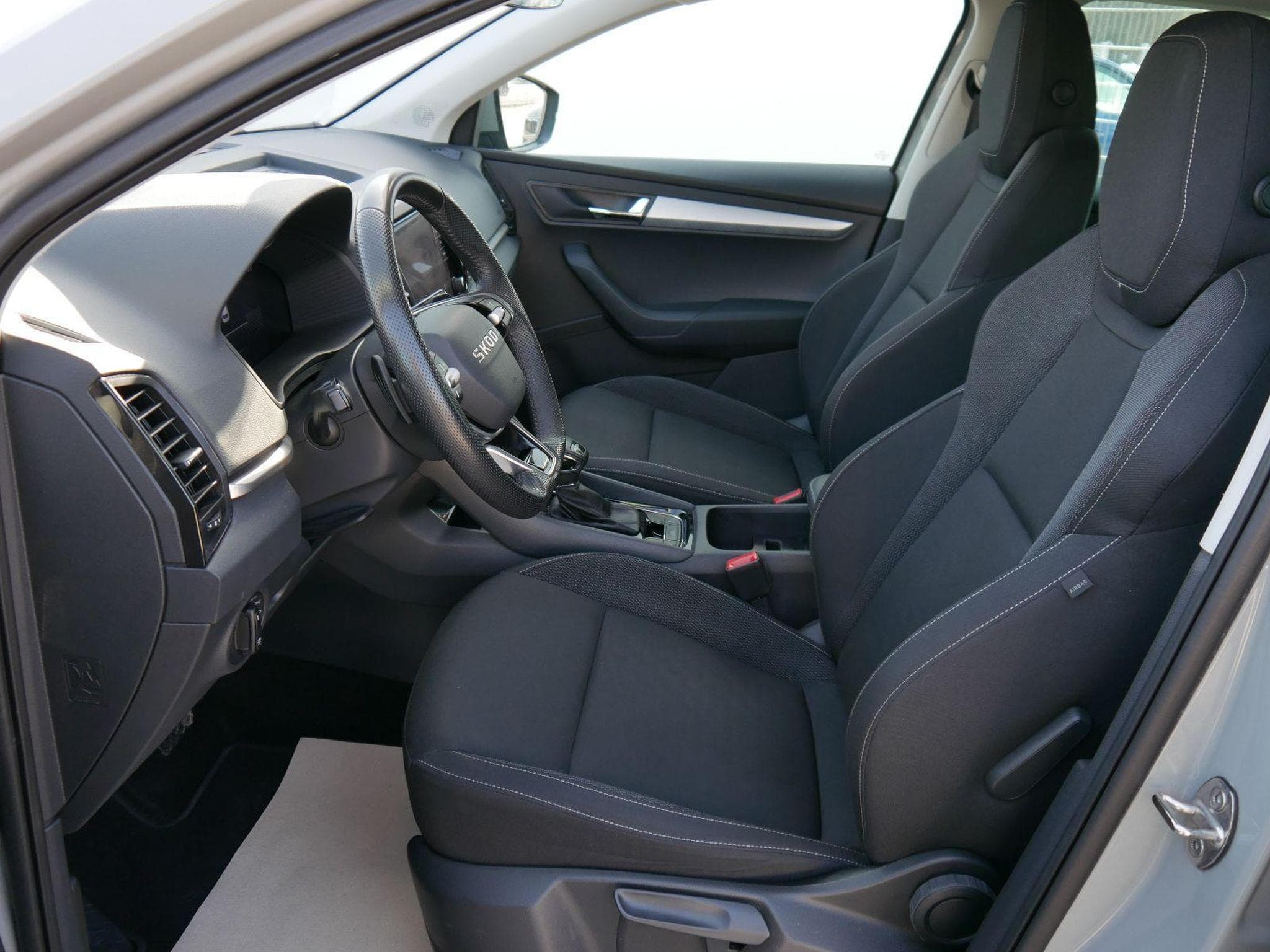 Skoda Karoq Selection (2025) - Foto 9