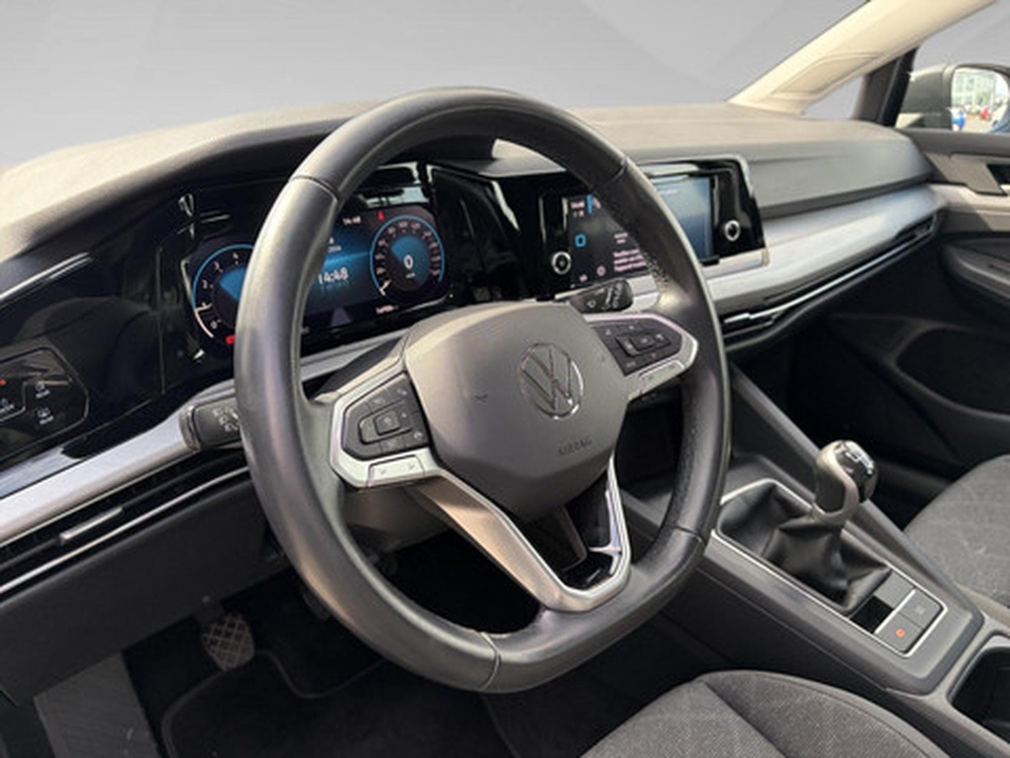 VW Golf VIII 1.0 TSI 96kW Life (2023) - Photo 5