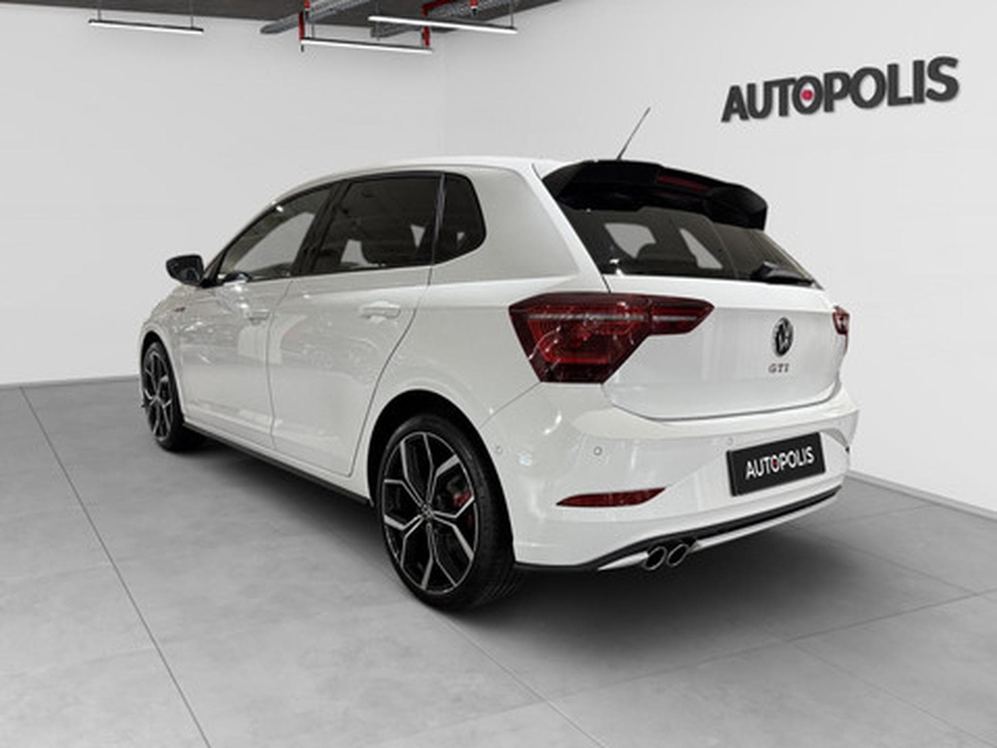 VW Polo 2.0 TSI 152kW GTI DSG7 (2024) - Photo 14