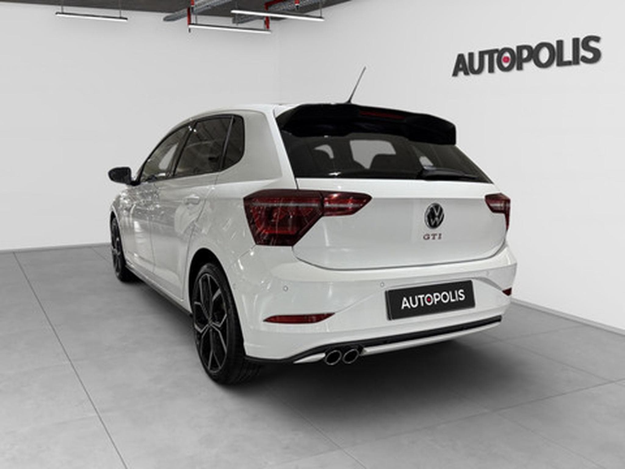 VW Polo 2.0 TSI 152kW GTI DSG7 (2024) - Photo 19