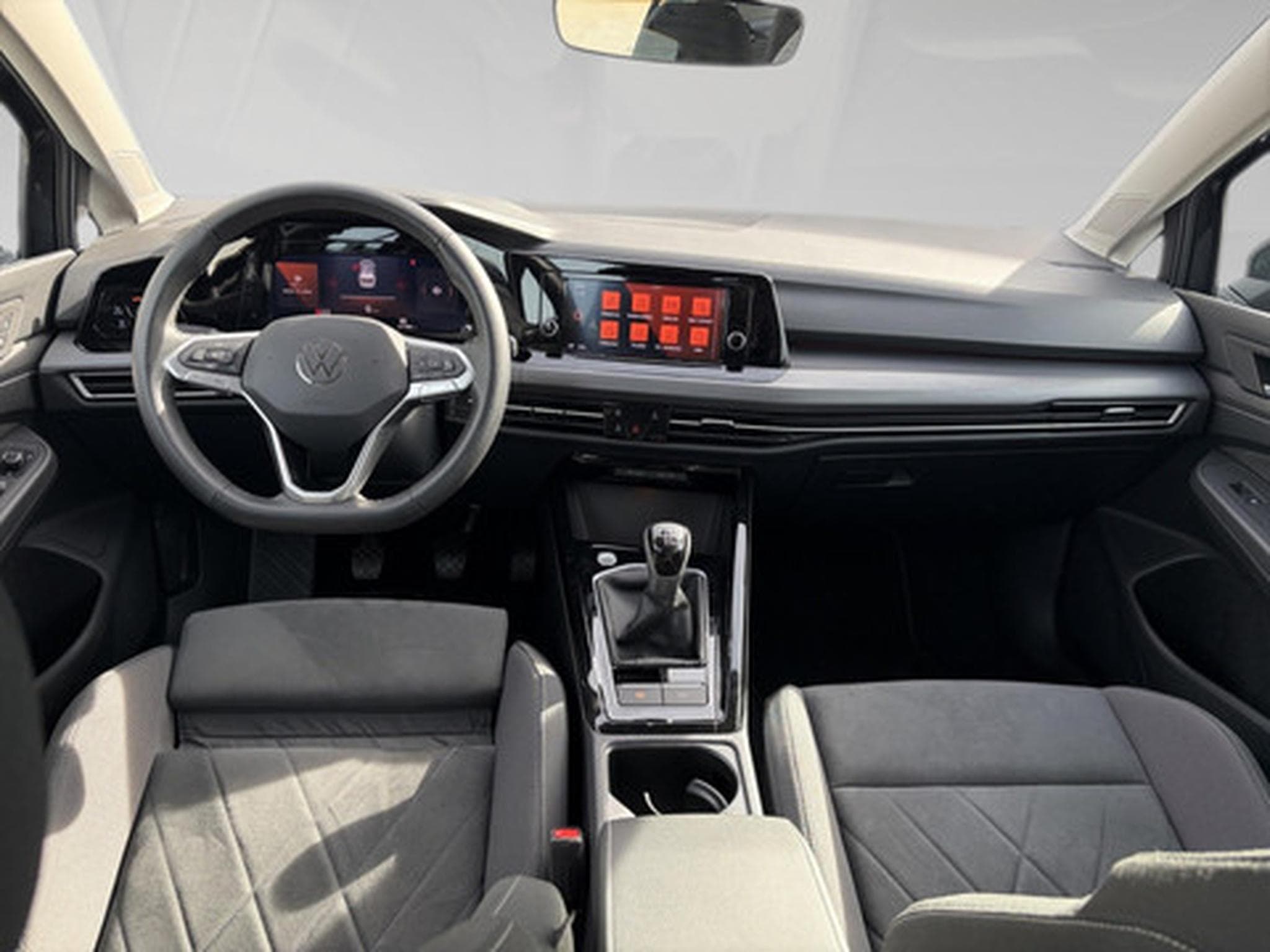VW Golf VIII 1.5 TSI 96kW Style (2024) - Photo 5
