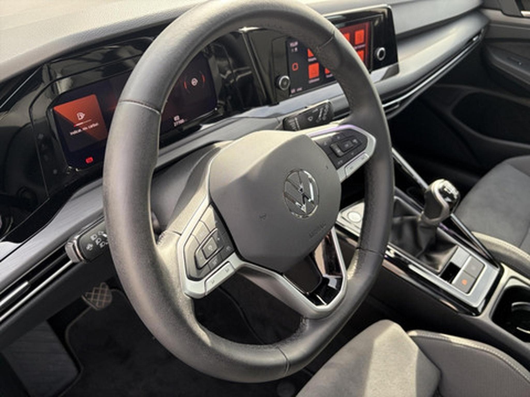 VW Golf VIII 1.5 TSI 96kW Style (2024) - Photo 8