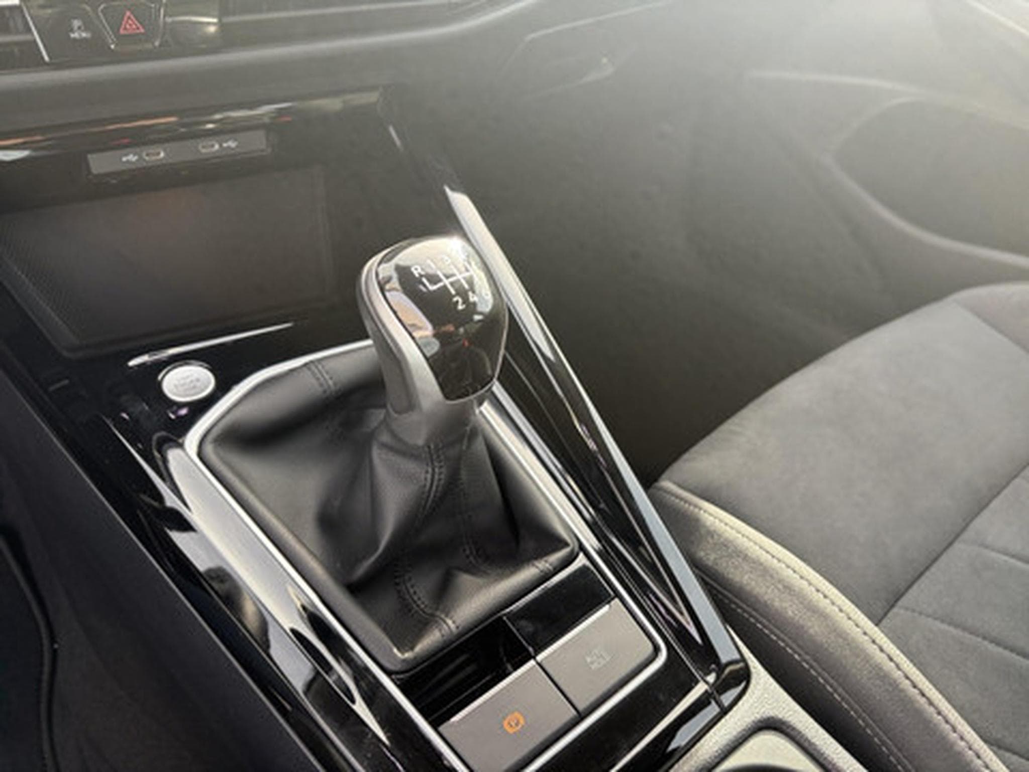 VW Golf VIII 1.5 TSI 96kW Style (2024) - Photo 9
