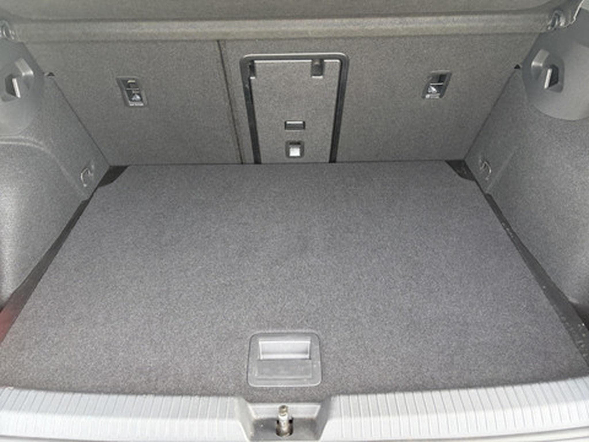 VW Golf VIII 1.5 TSI 96kW Style (2024) - Photo 12