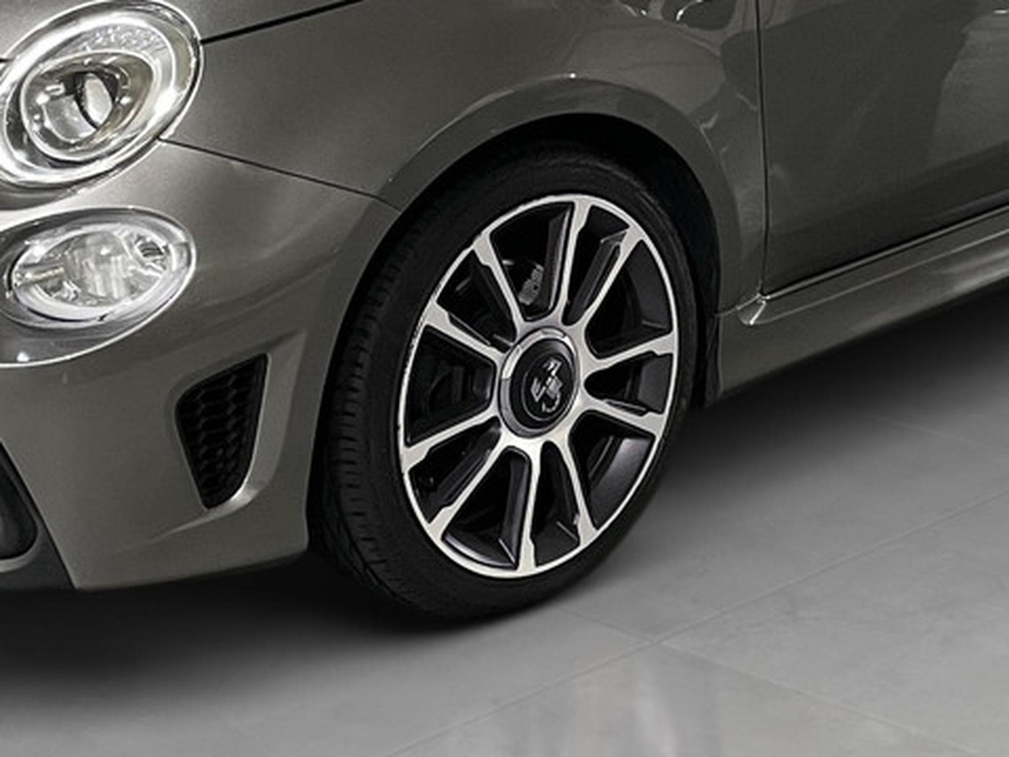 Abarth 500 1.4 T-Jet 595 121kW Turismo (2021) - Foto 20