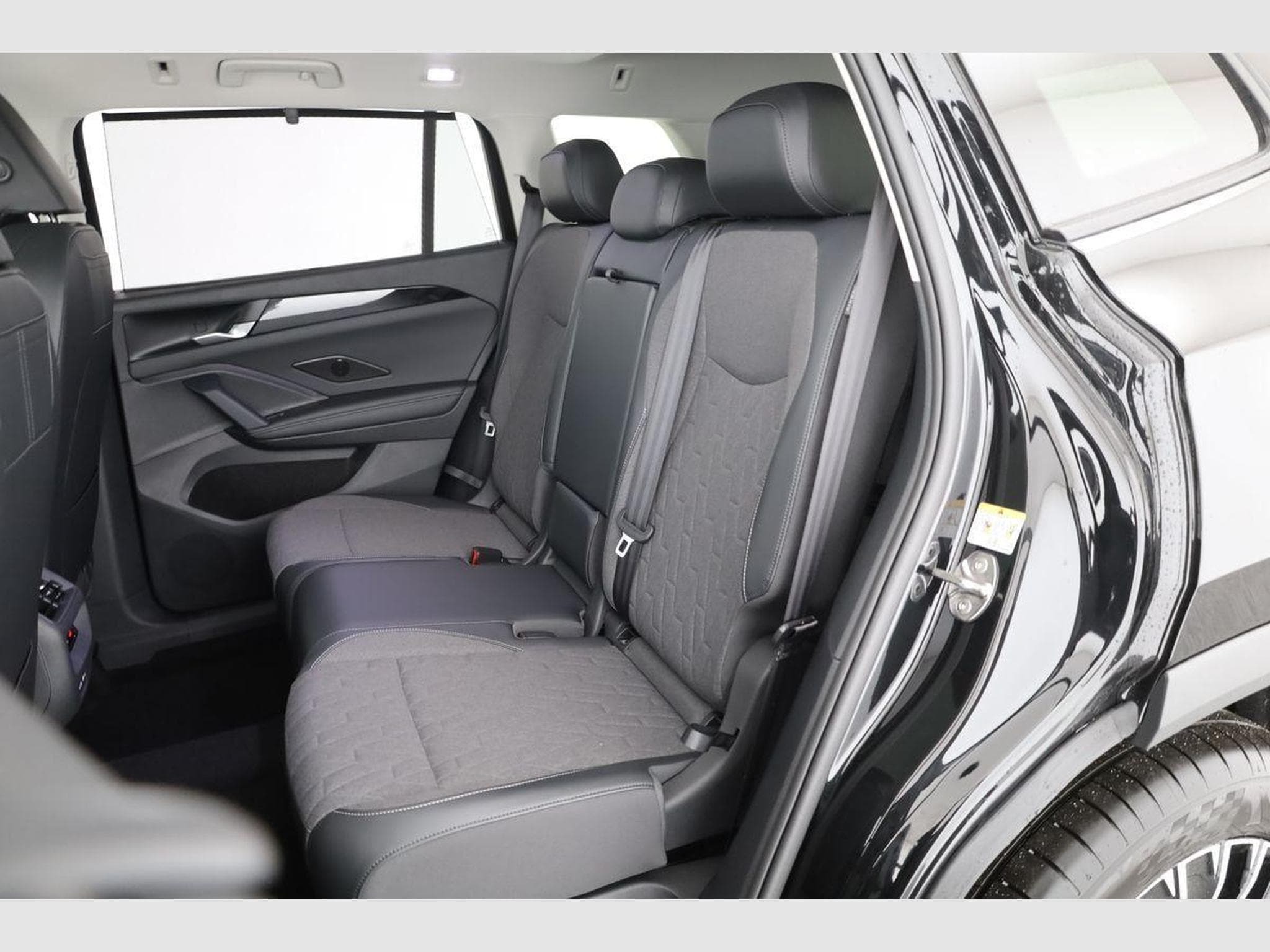 VW Tayron 1.5 TSI eHybrid 150 kW Life (2025) - Photo 10