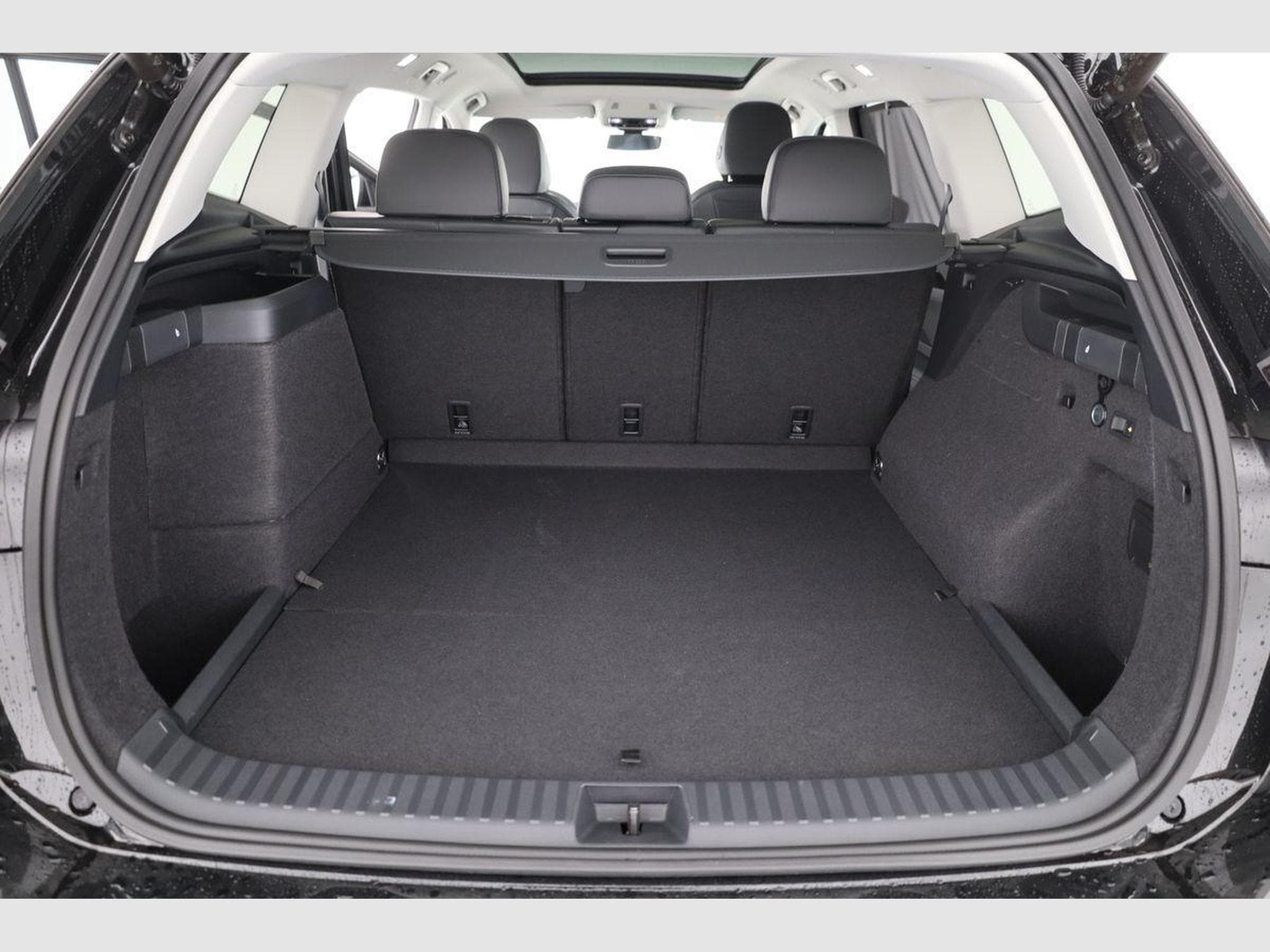 VW Tayron 1.5 TSI eHybrid 150 kW Life (2025) - Photo 11