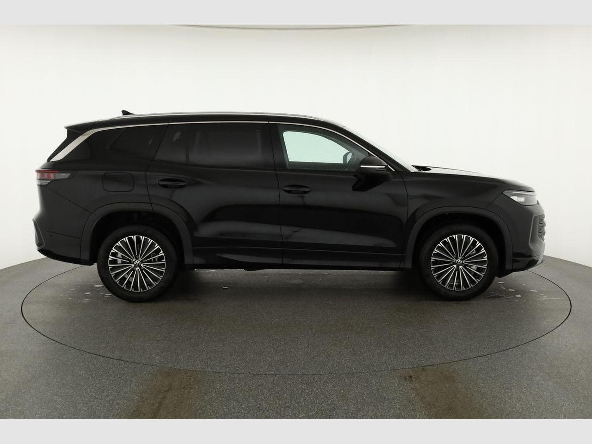 VW Tayron 1.5 TSI eHybrid 150 kW Life (2025) - Photo 23