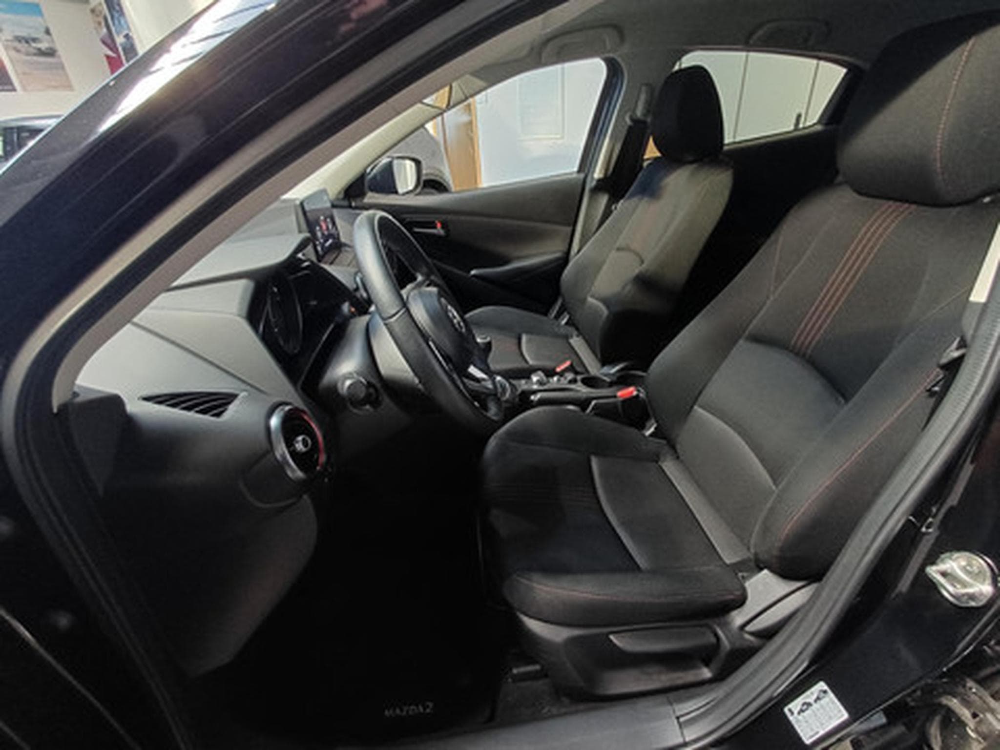 Mazda 2 HOMURA (2024) - Photo 9