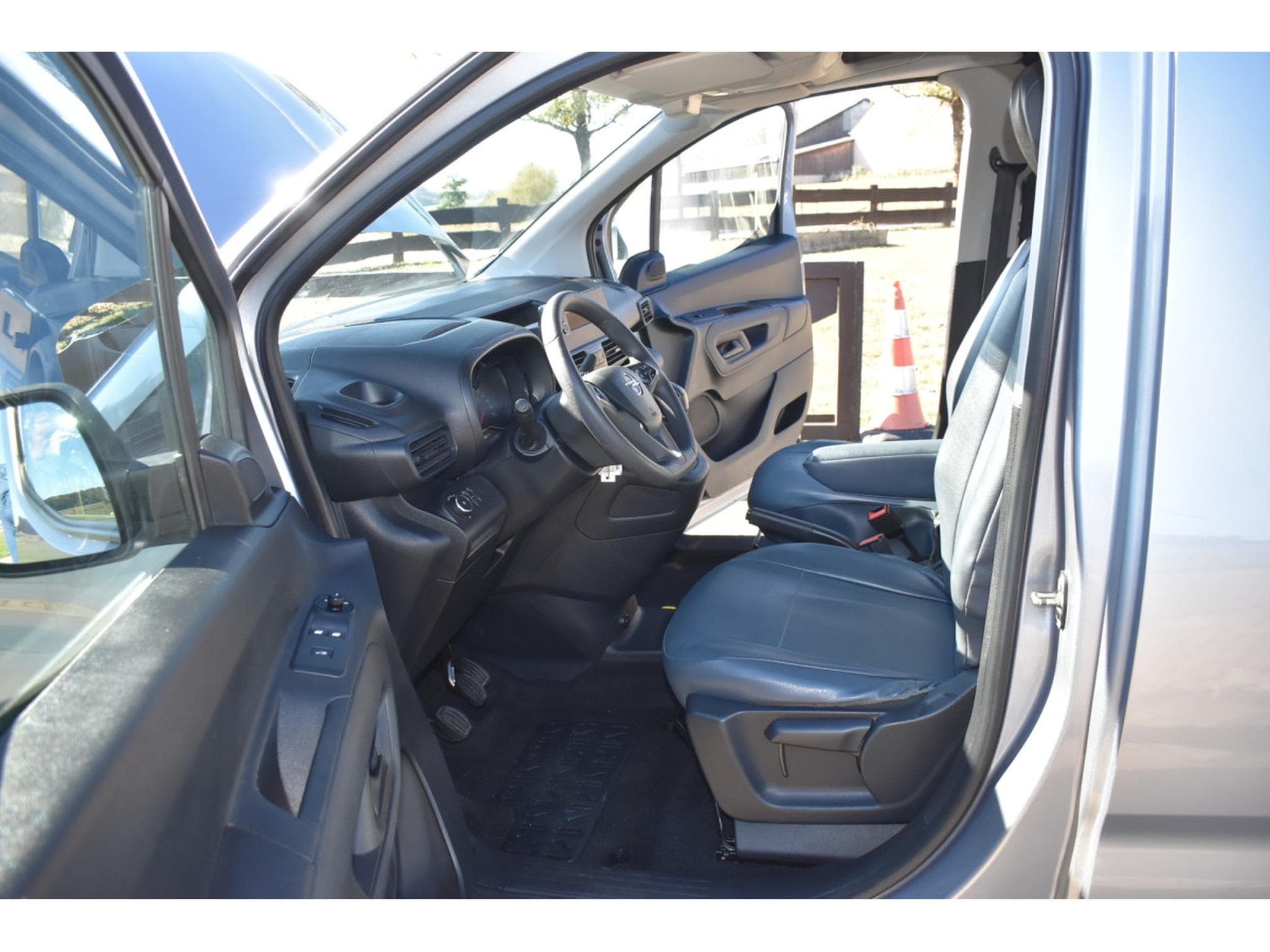 Opel Combo 1,5 DCi Clim (2020) - Photo 10