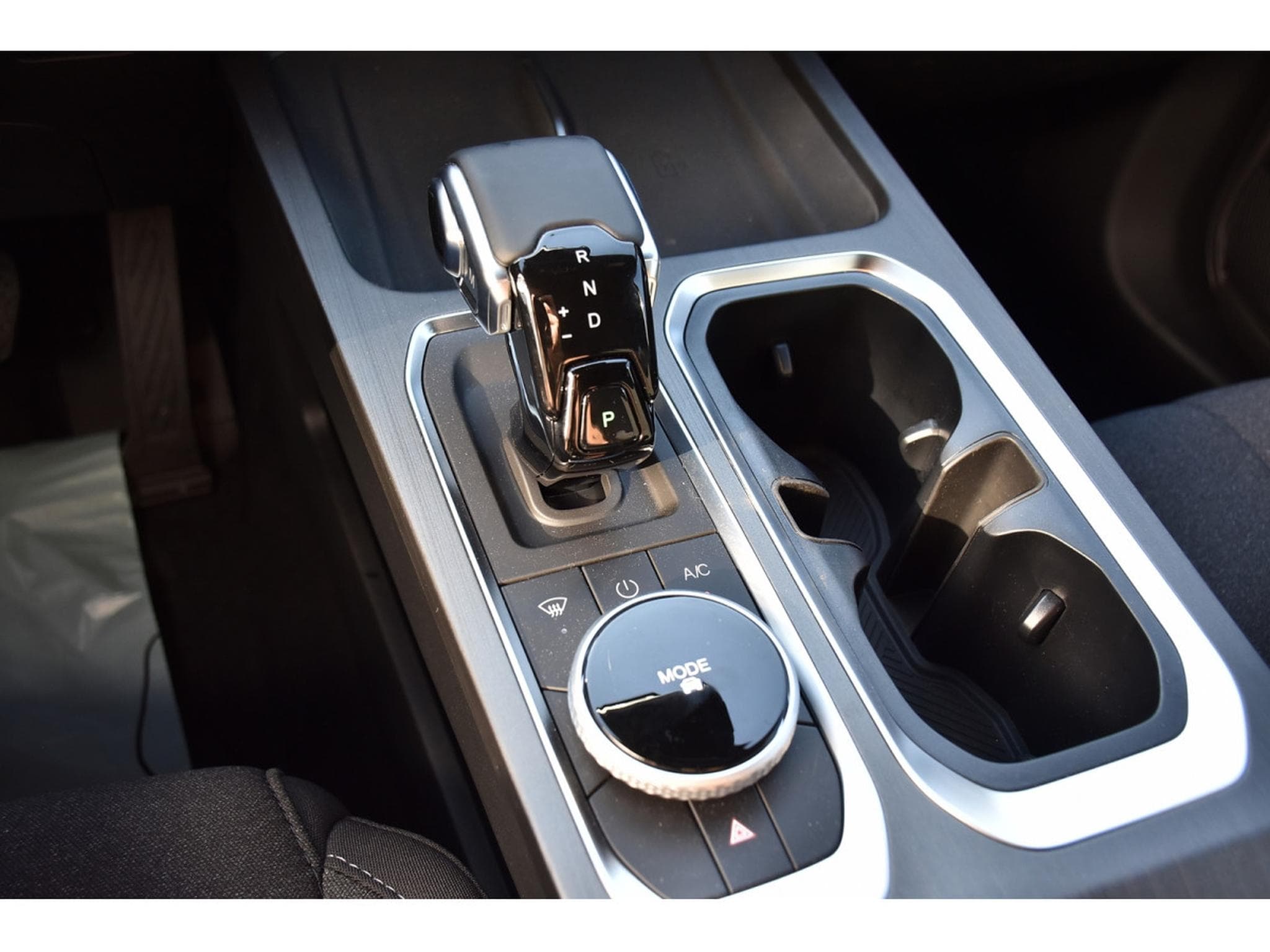 Jaecoo J7 1.6 T-GDI 7-DCT SG CHFF LANE SIDE CAM KEYLESS NEUVE (2026) - Photo 22