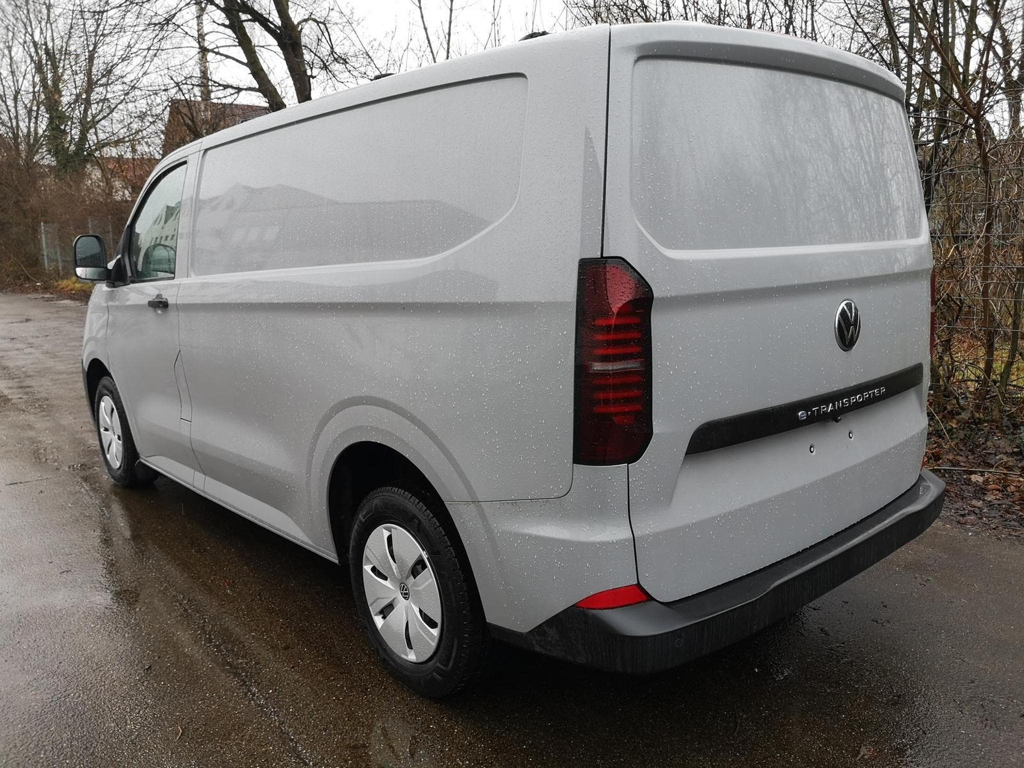 VW e-Transporter Kasten BEV 100 kW RWD KR (2026) - Photo 2