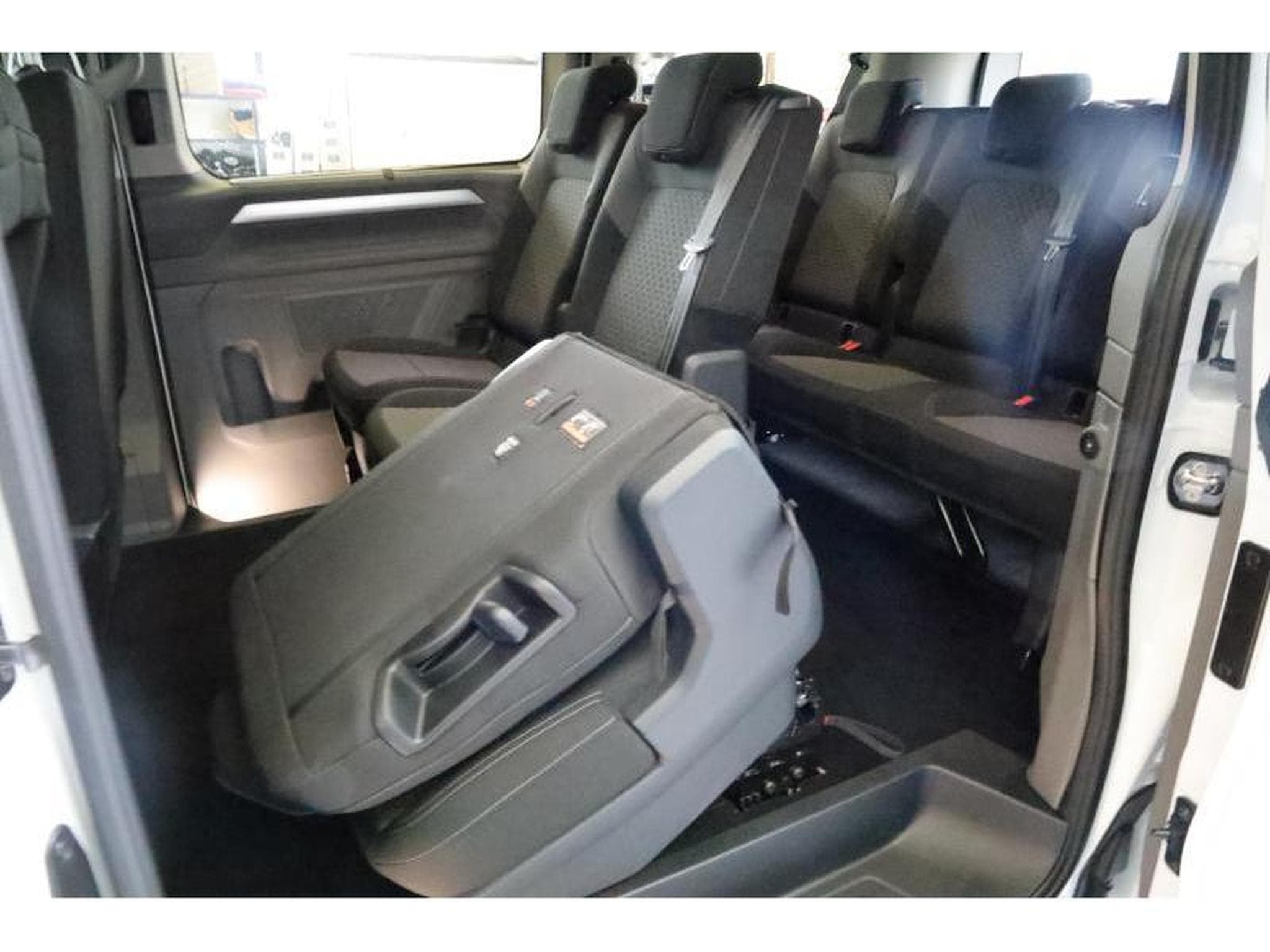 VW T7 Life AHK NAVI (2025) - Foto 9