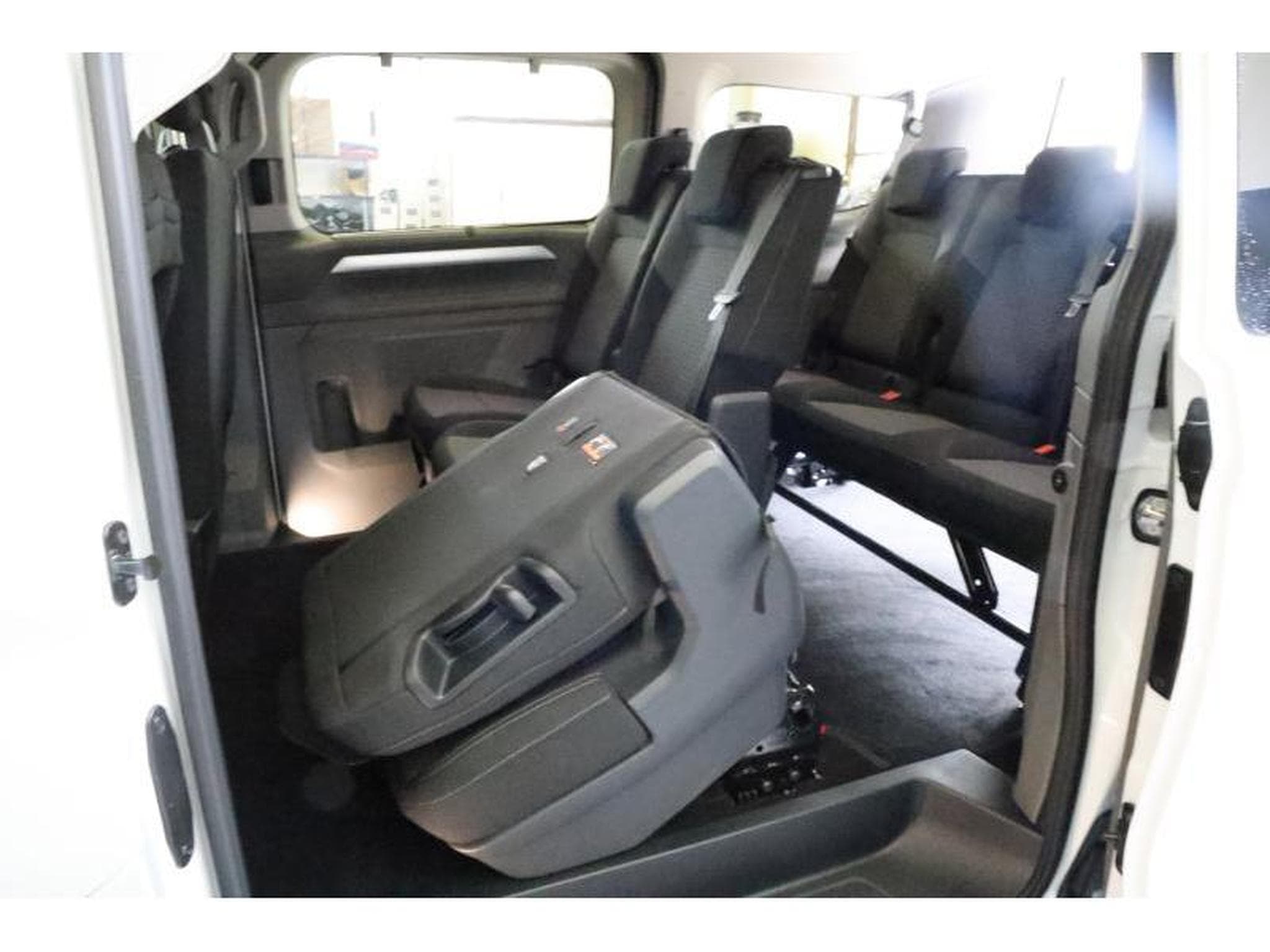 VW T7 Life AHK NAVI (2025) - Foto 8