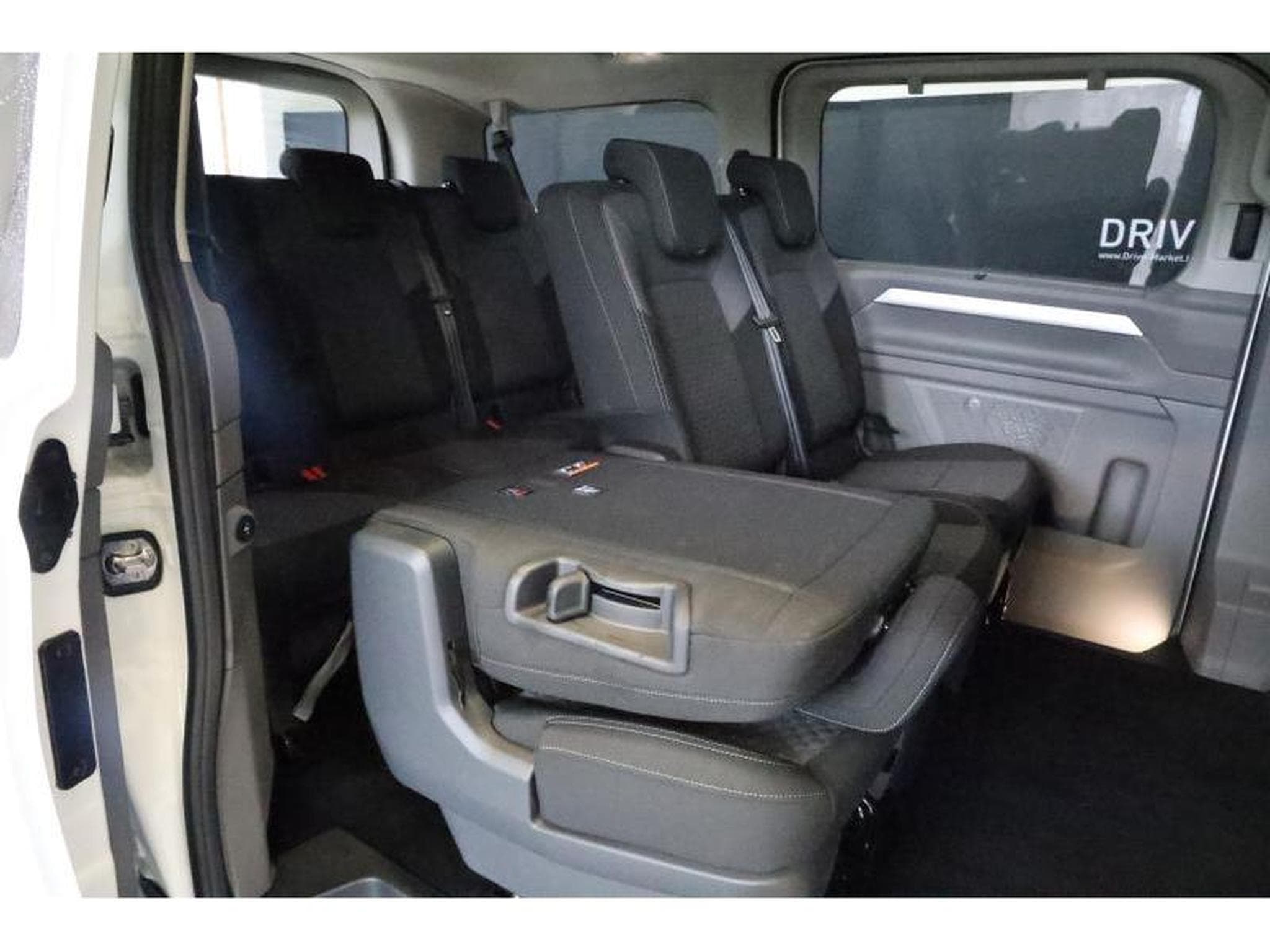 VW T7 Life AHK NAVI (2025) - Foto 11