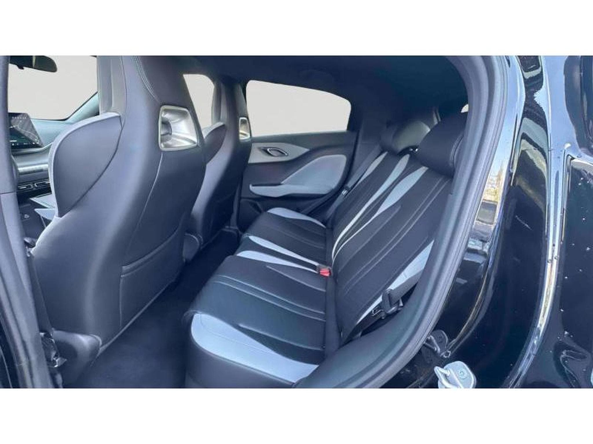 BYD DOLPHIN surf - comfort (2025) - Foto 9