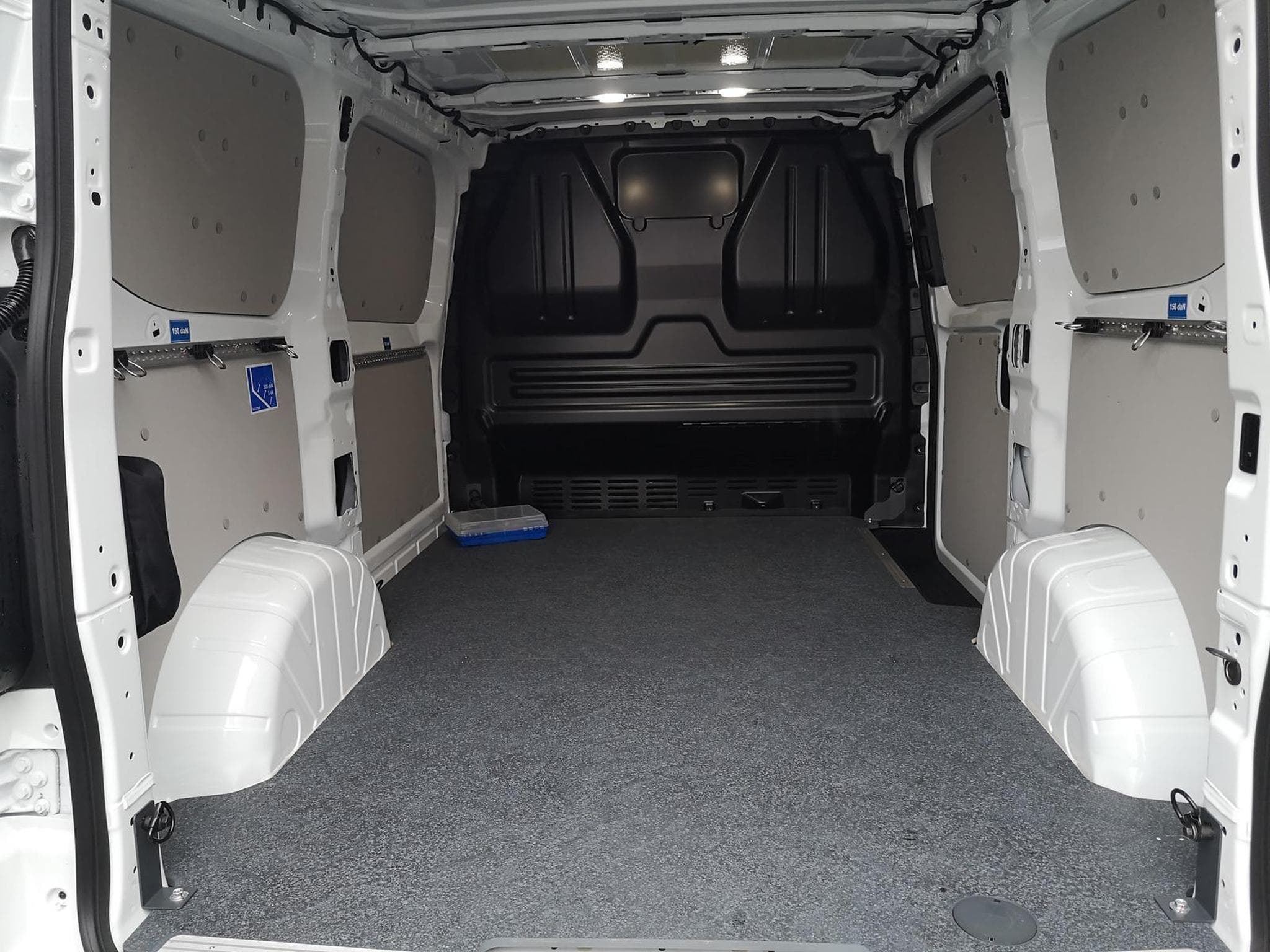 VW e-Transporter Kasten BEV 100 kW RWD KR (2026) - Photo 8