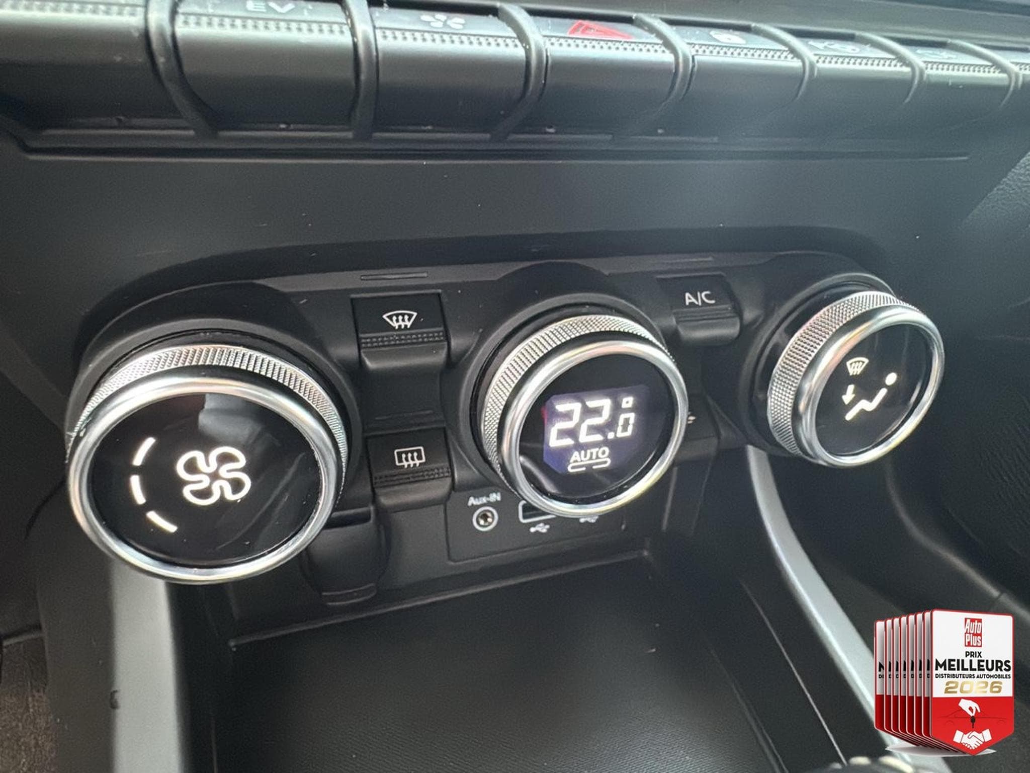 Renault ARKANA 1.6 E-TECH HYBRIDE 145 TECHNO (2022) - Foto 18