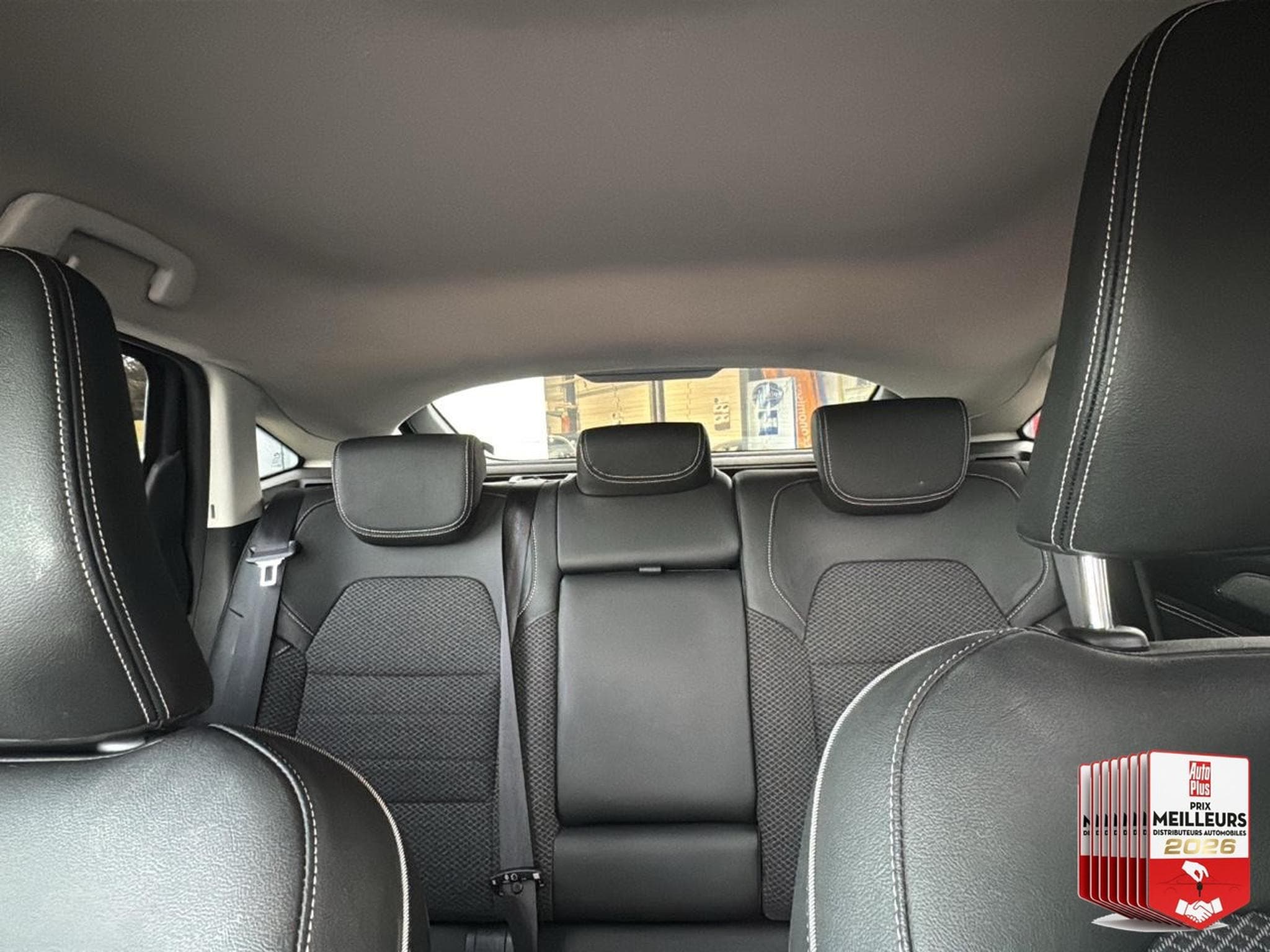 Renault ARKANA 1.6 E-TECH HYBRIDE 145 TECHNO (2022) - Foto 21