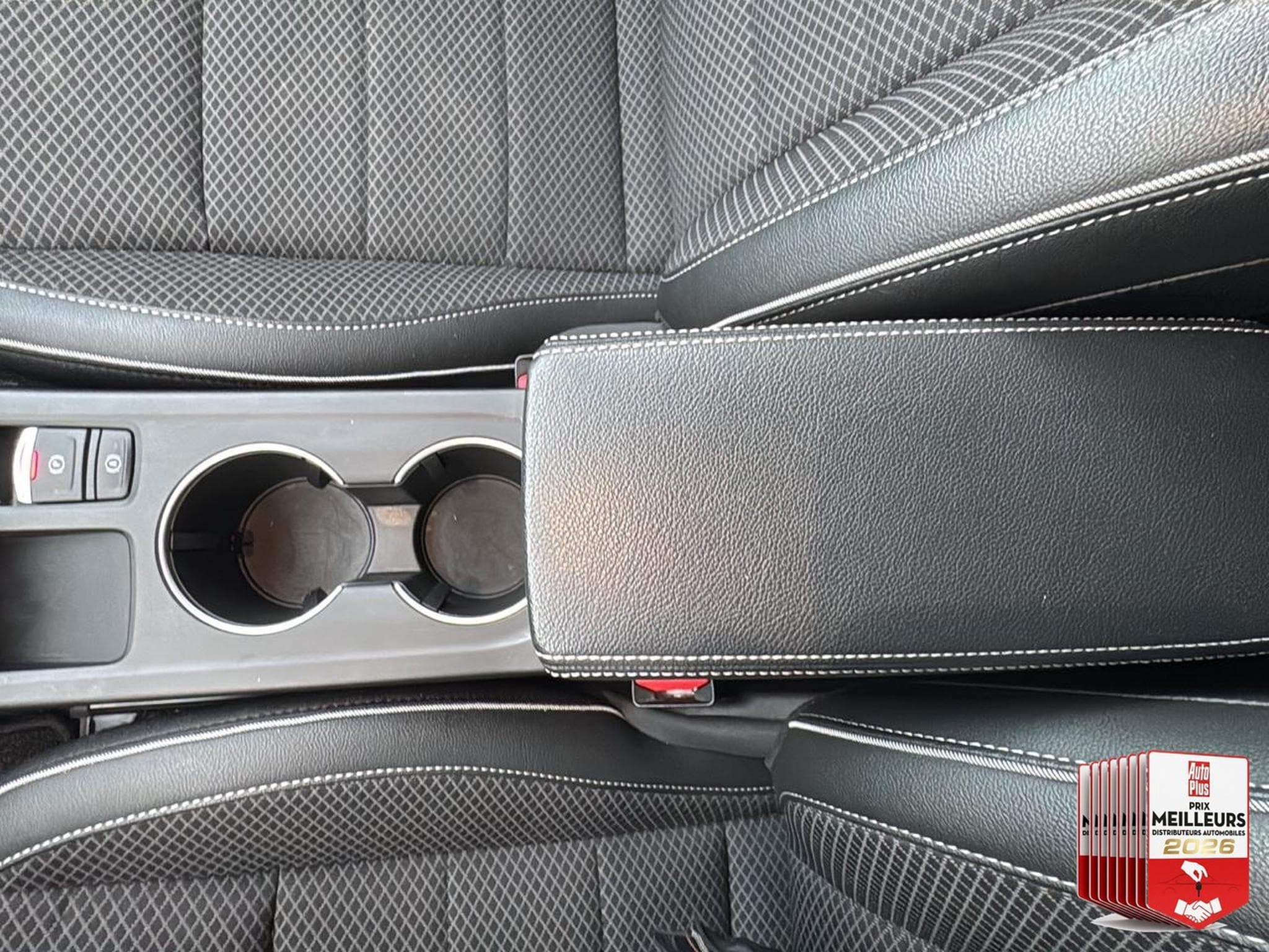 Renault ARKANA 1.6 E-TECH HYBRIDE 145 TECHNO (2022) - Foto 20