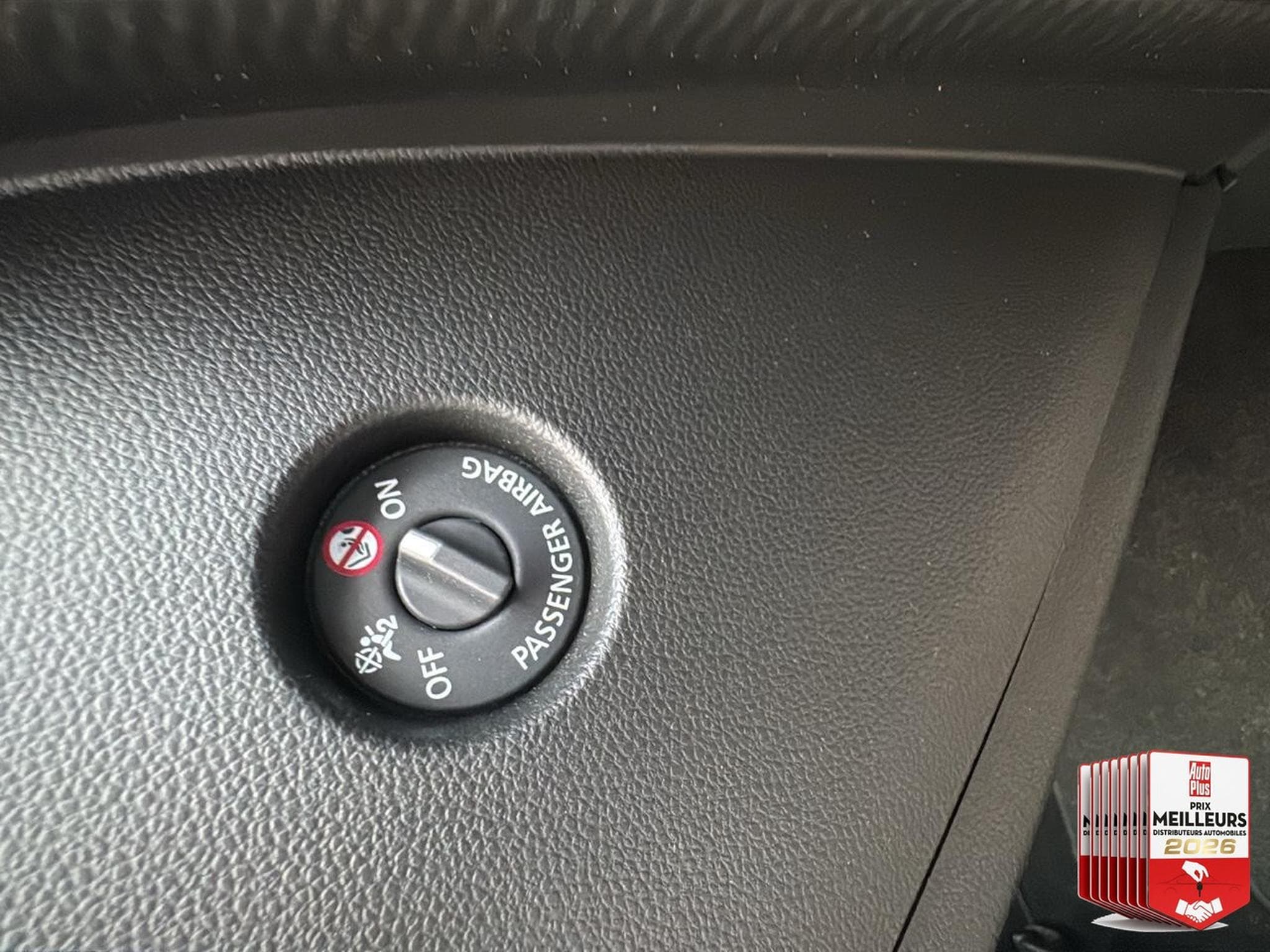 Renault ARKANA 1.6 E-TECH HYBRIDE 145 TECHNO (2022) - Foto 23