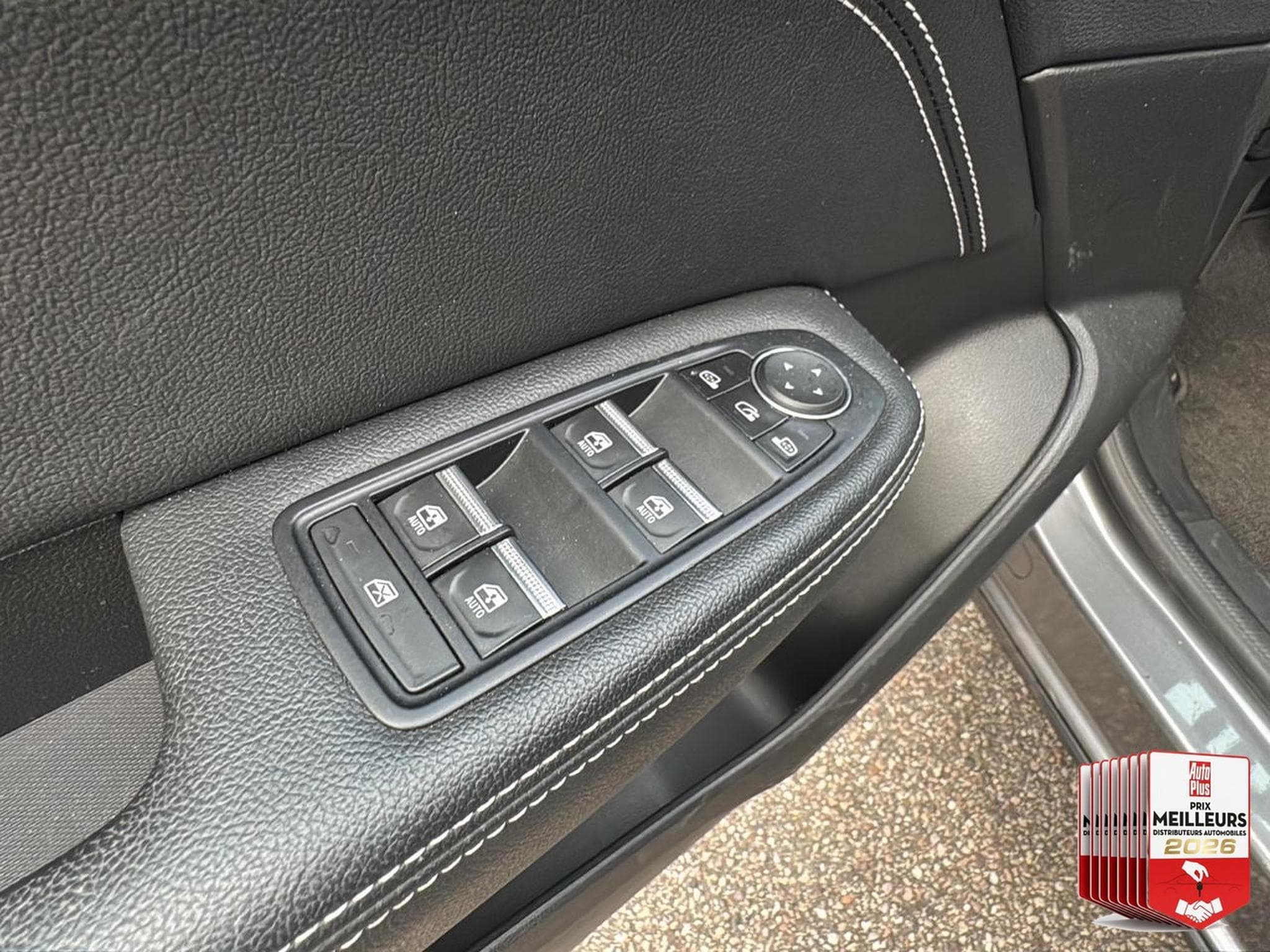 Renault ARKANA 1.6 E-TECH HYBRIDE 145 TECHNO (2022) - Foto 25
