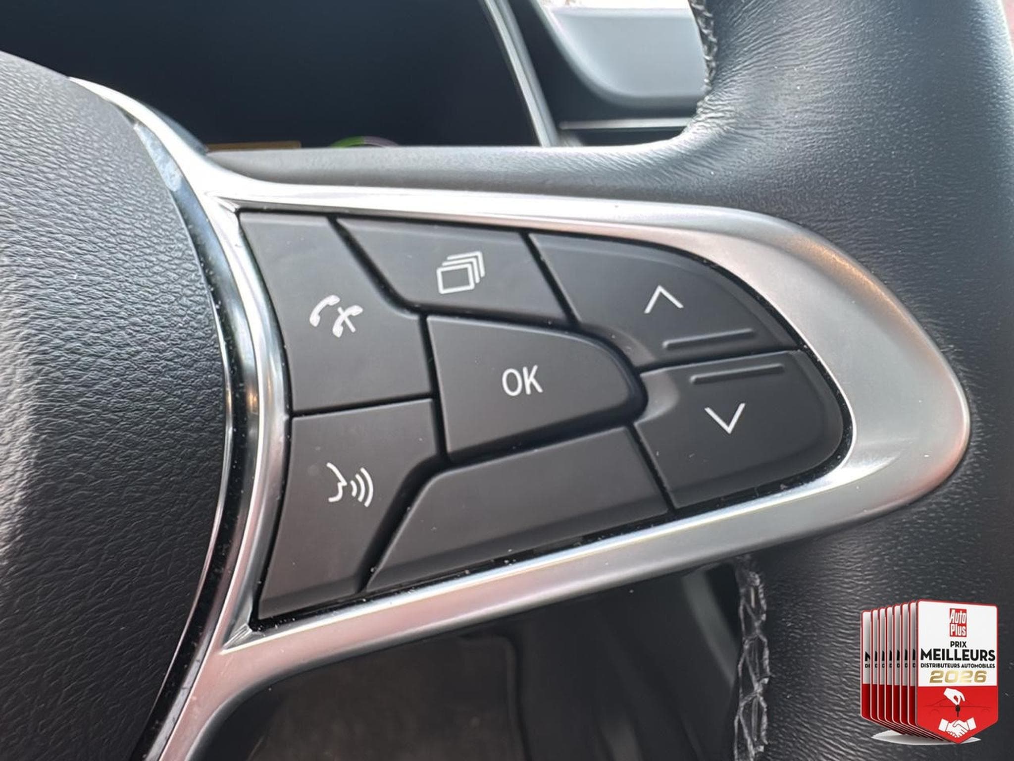 Renault ARKANA 1.6 E-TECH HYBRIDE 145 TECHNO (2022) - Foto 31