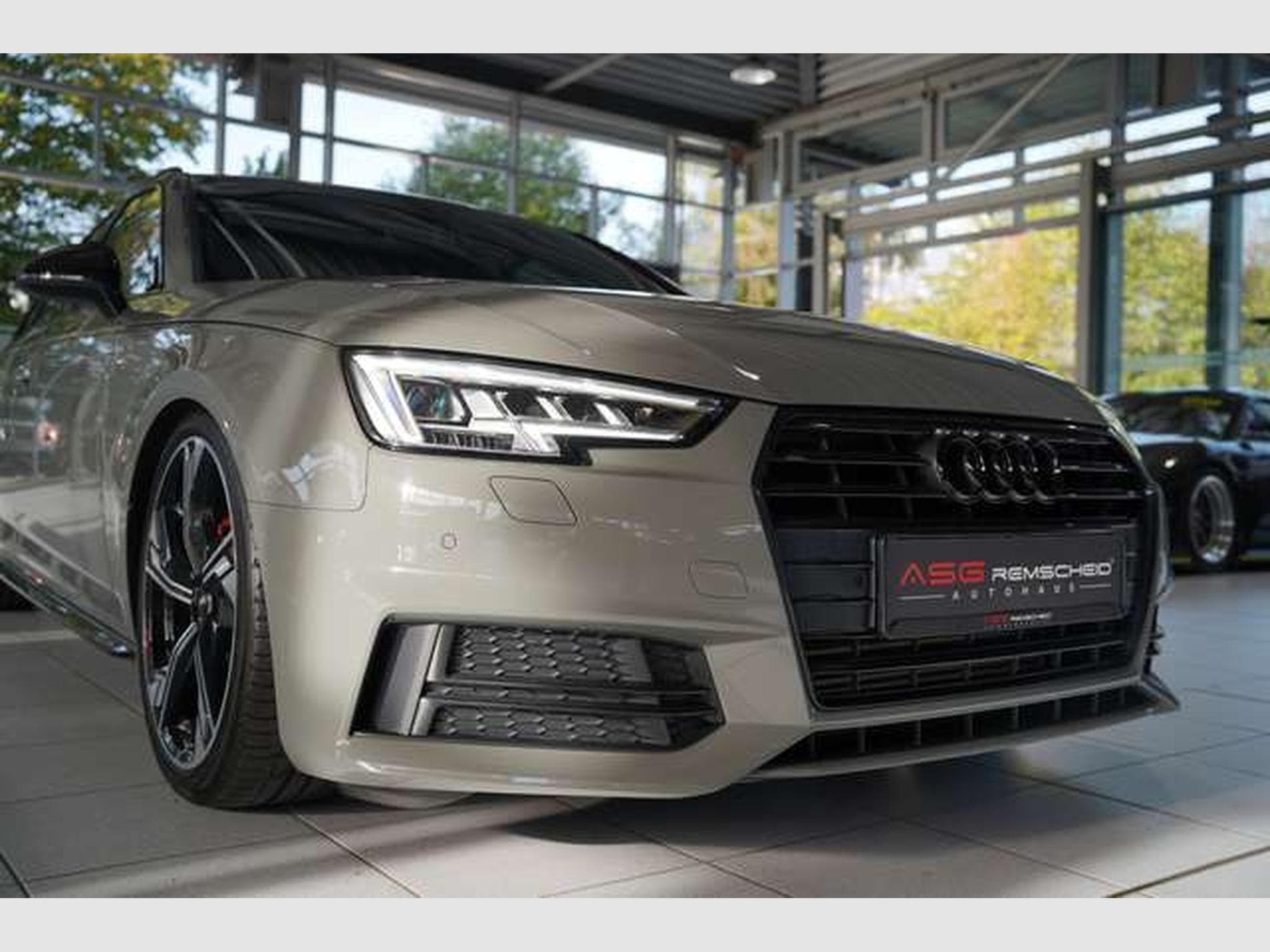 Audi A4 Avant S line *Matrix *B&O *Kamera *Virtual (2018) - Photo 6