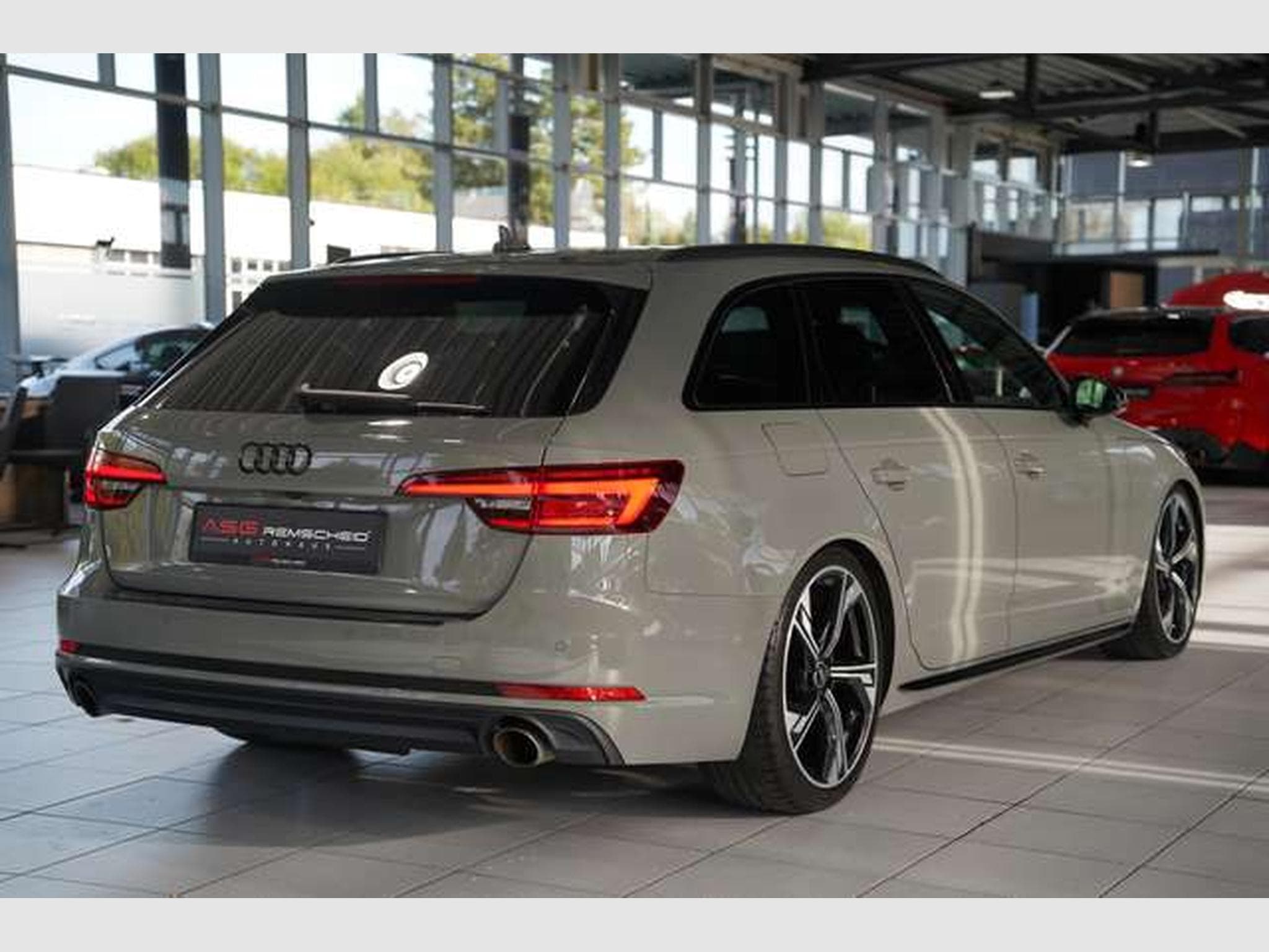 Audi A4 Avant S line *Matrix *B&O *Kamera *Virtual (2018) - Photo 11