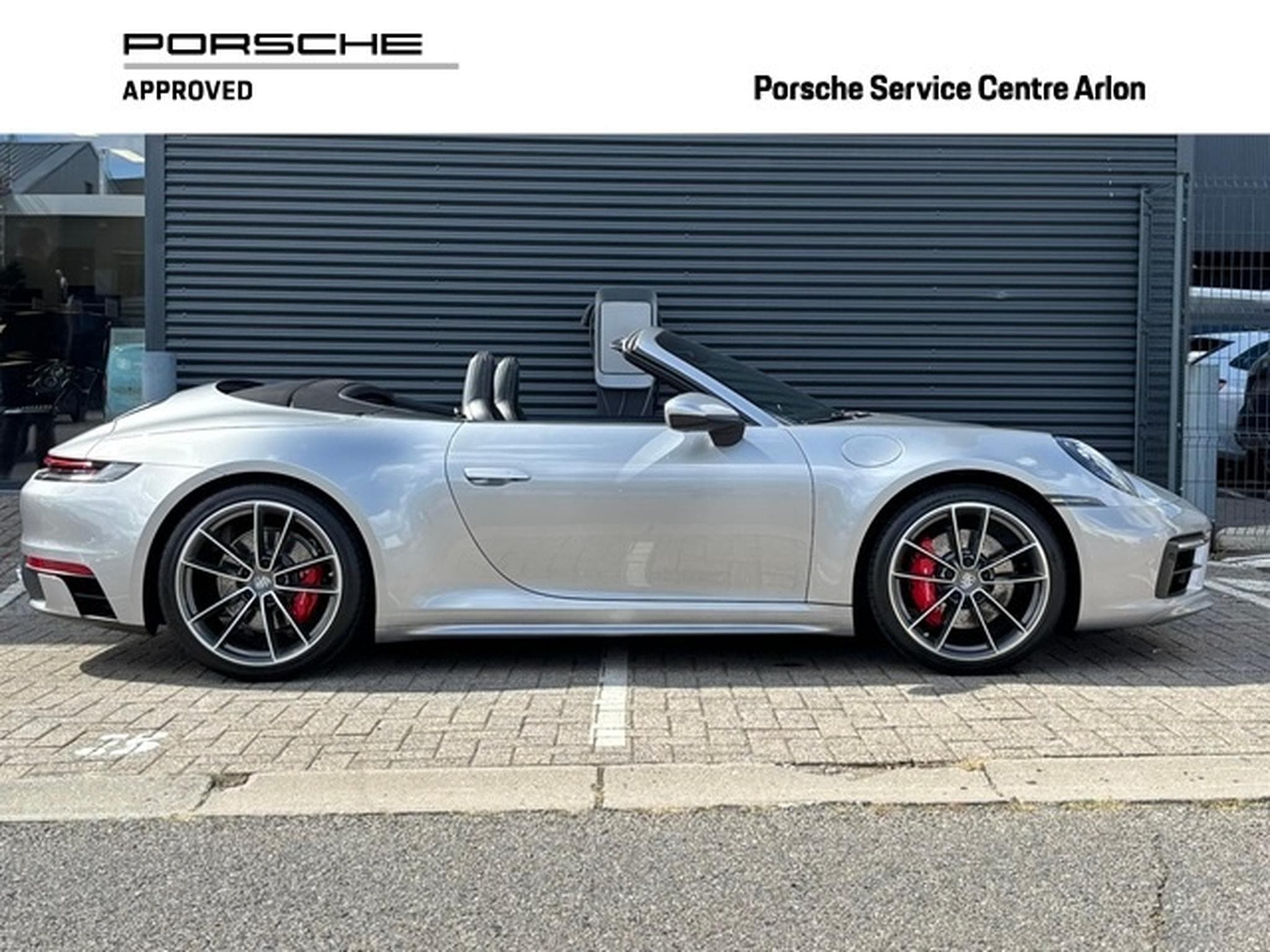 Porsche 992 911 CARRERA S CABRIOLET (2020) - Photo 2