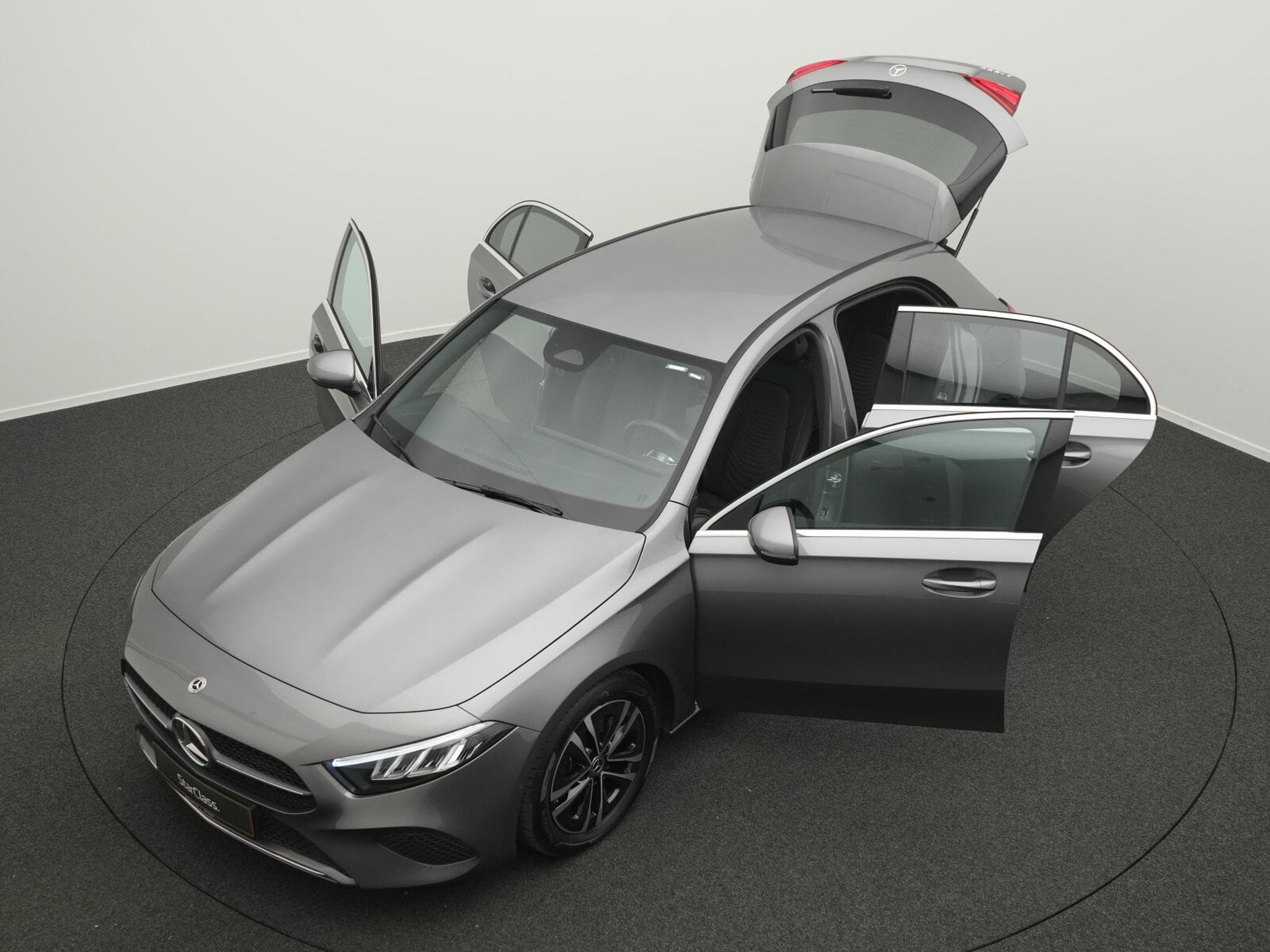 Mercedes A 180 d Progressive LED+Kamera+Apple+MBUX (2025) - Photo 14