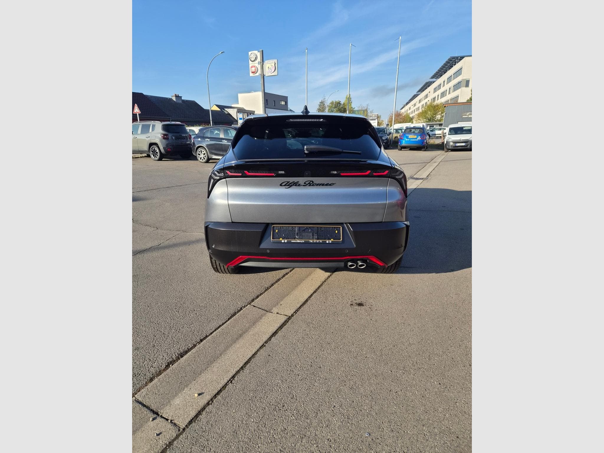 Alfa-Romeo Junior Junio Speciale 1.2 HYbrid (2025) - Photo 2