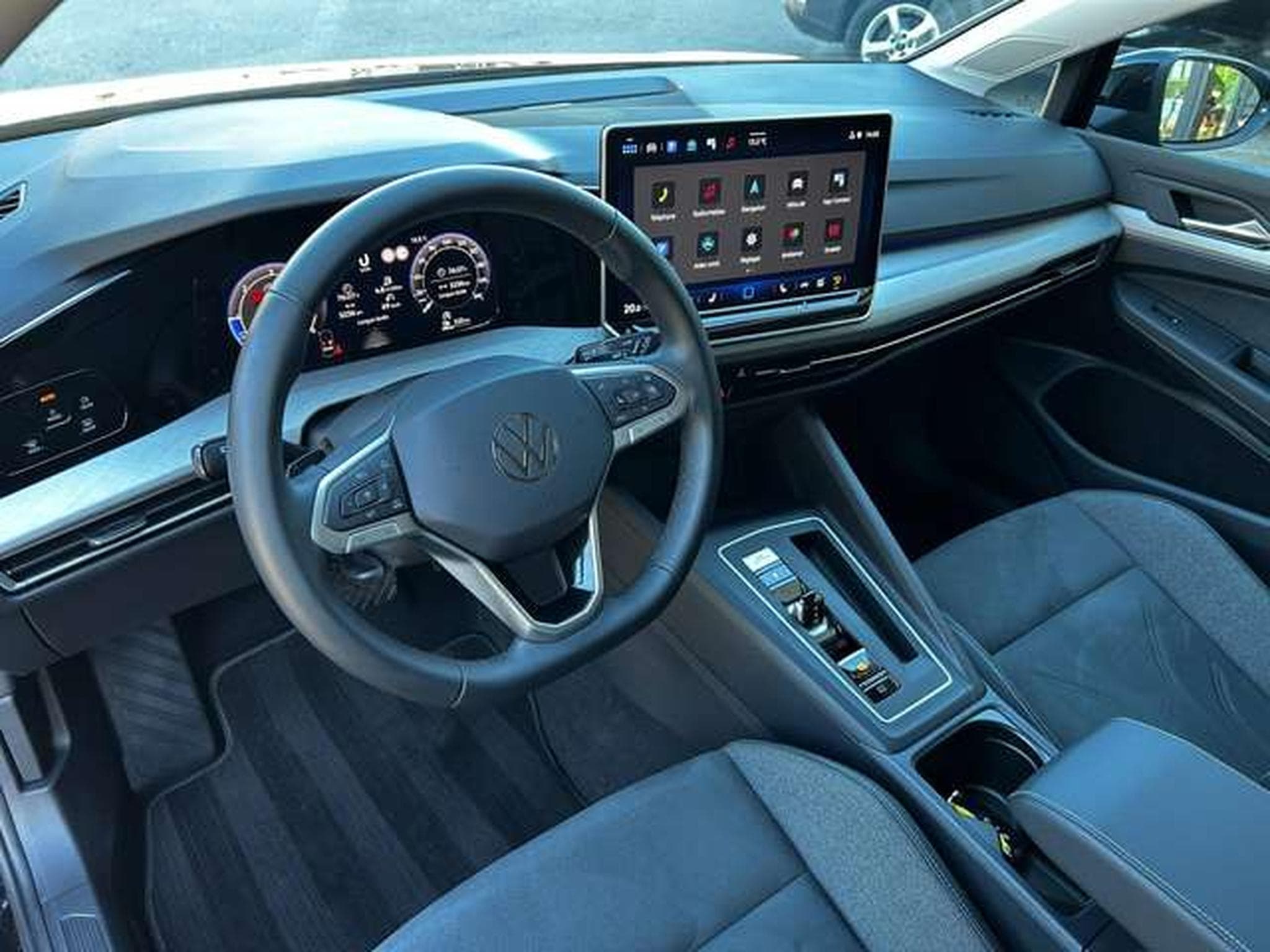 VW Golf 2.0 TDi LIFE 150 CV DIESEL (2026) - Photo 5