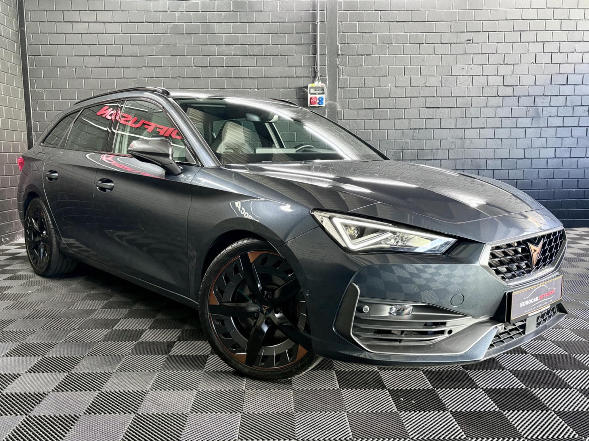 Cupra Leon ST VZ 2.0 TSI 310 CV 4Drive  * ATTELAGE * VSS * CAM * (2024) - Photo 3
