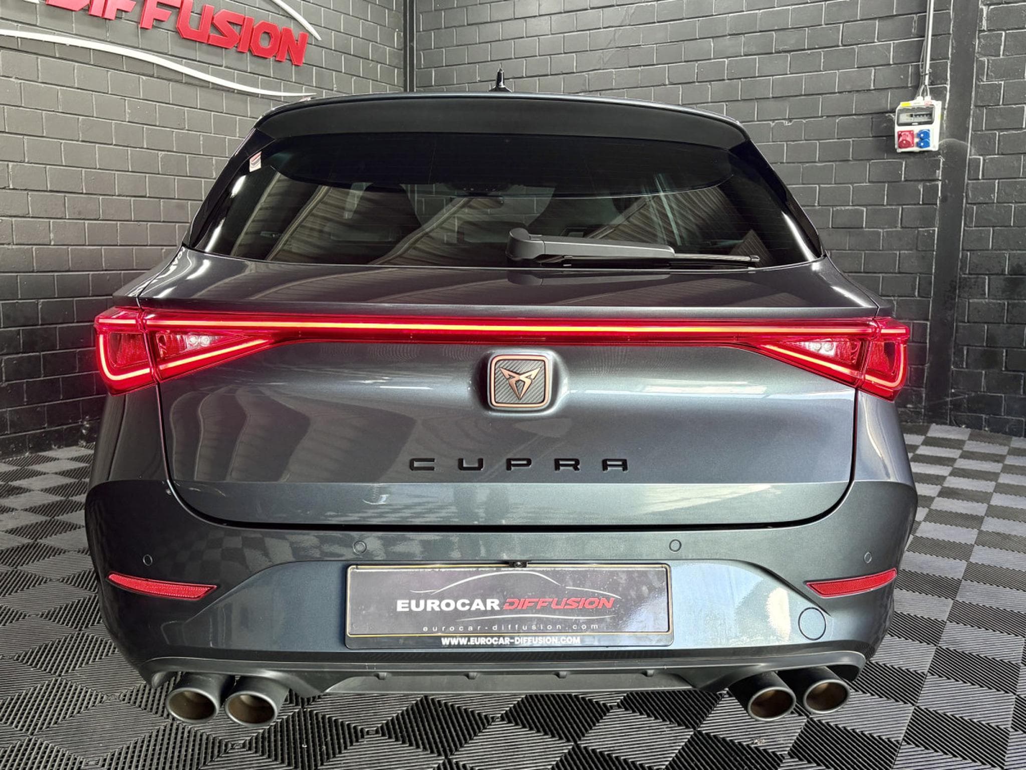 Cupra Leon ST VZ 2.0 TSI 310 CV 4Drive  * ATTELAGE * VSS * CAM * (2024) - Photo 5