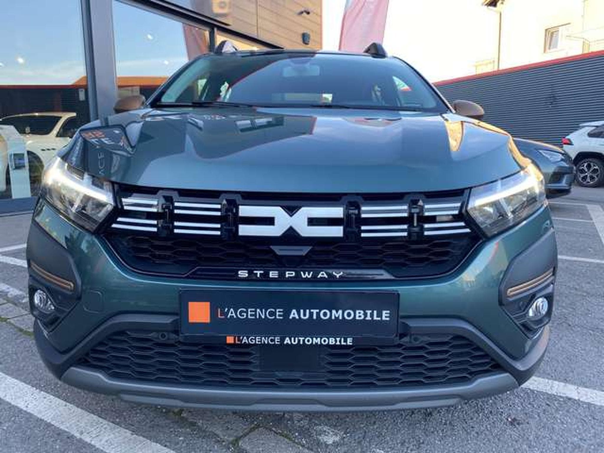Dacia Sandero Sandero Stepway TCe 110-JUSQU'A 36MOIS DE GARANTIE (2023) - Photo 3
