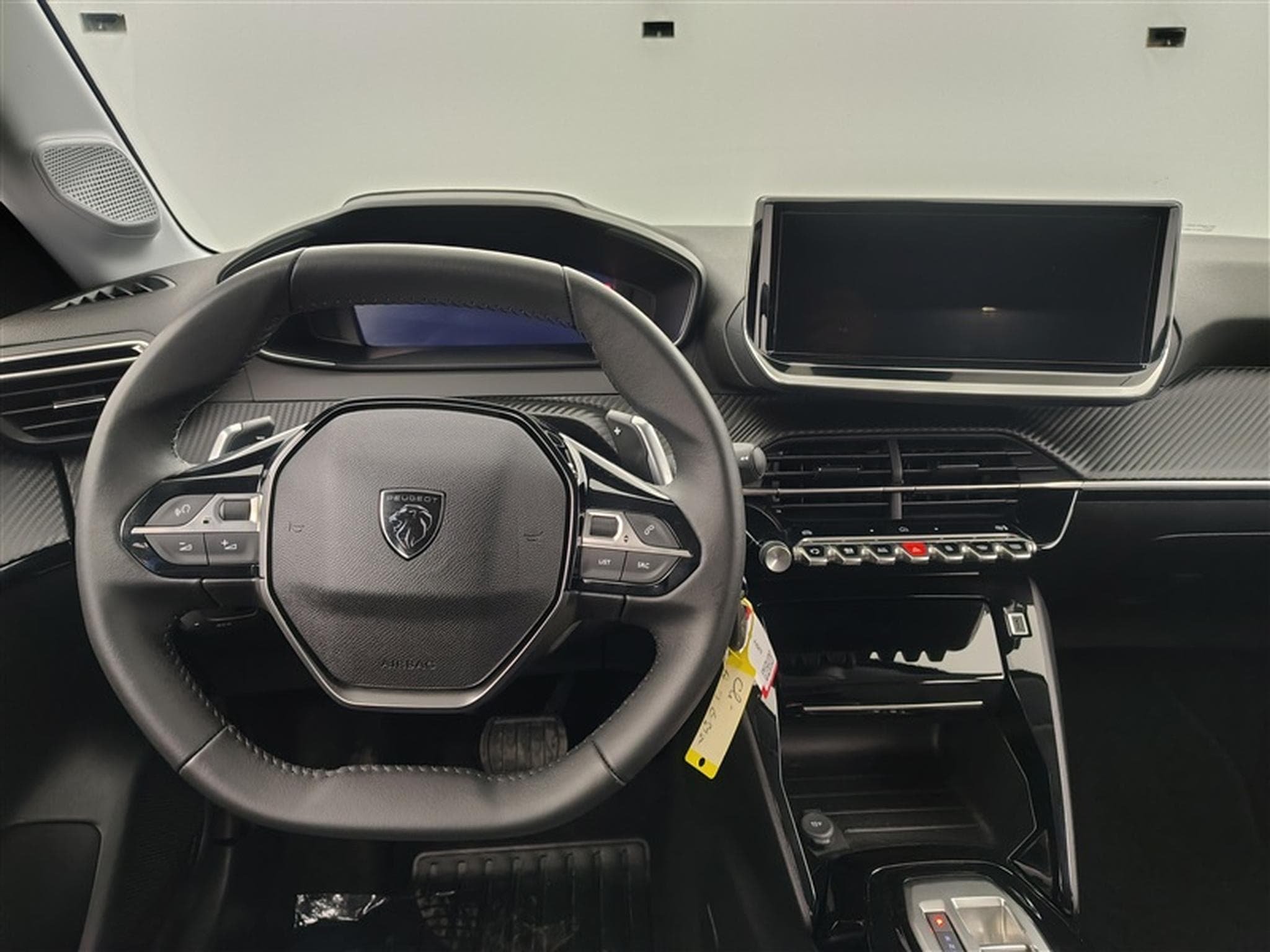 Peugeot 208 1.2 Hybrid 100cv e-DSC6 Allure CARPLAY / FULL LED / S-CUIR (2025) - Photo 9