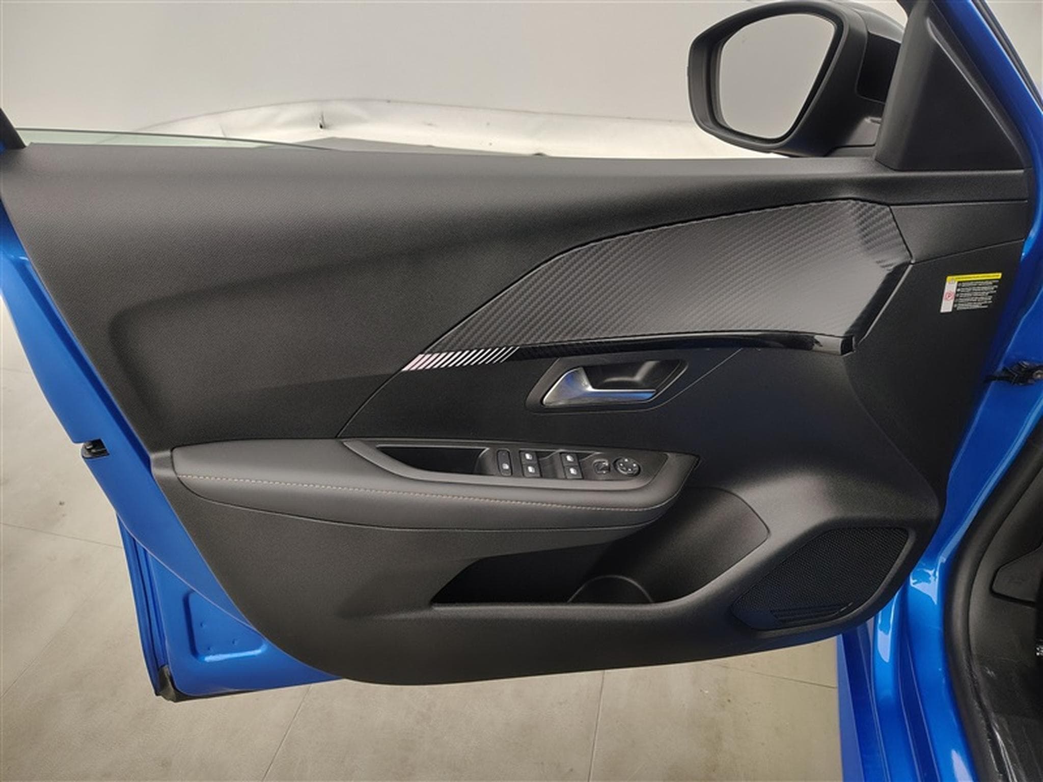 Peugeot 208 1.2 Hybrid 100cv e-DSC6 Allure CARPLAY / FULL LED / S-CUIR (2025) - Photo 16
