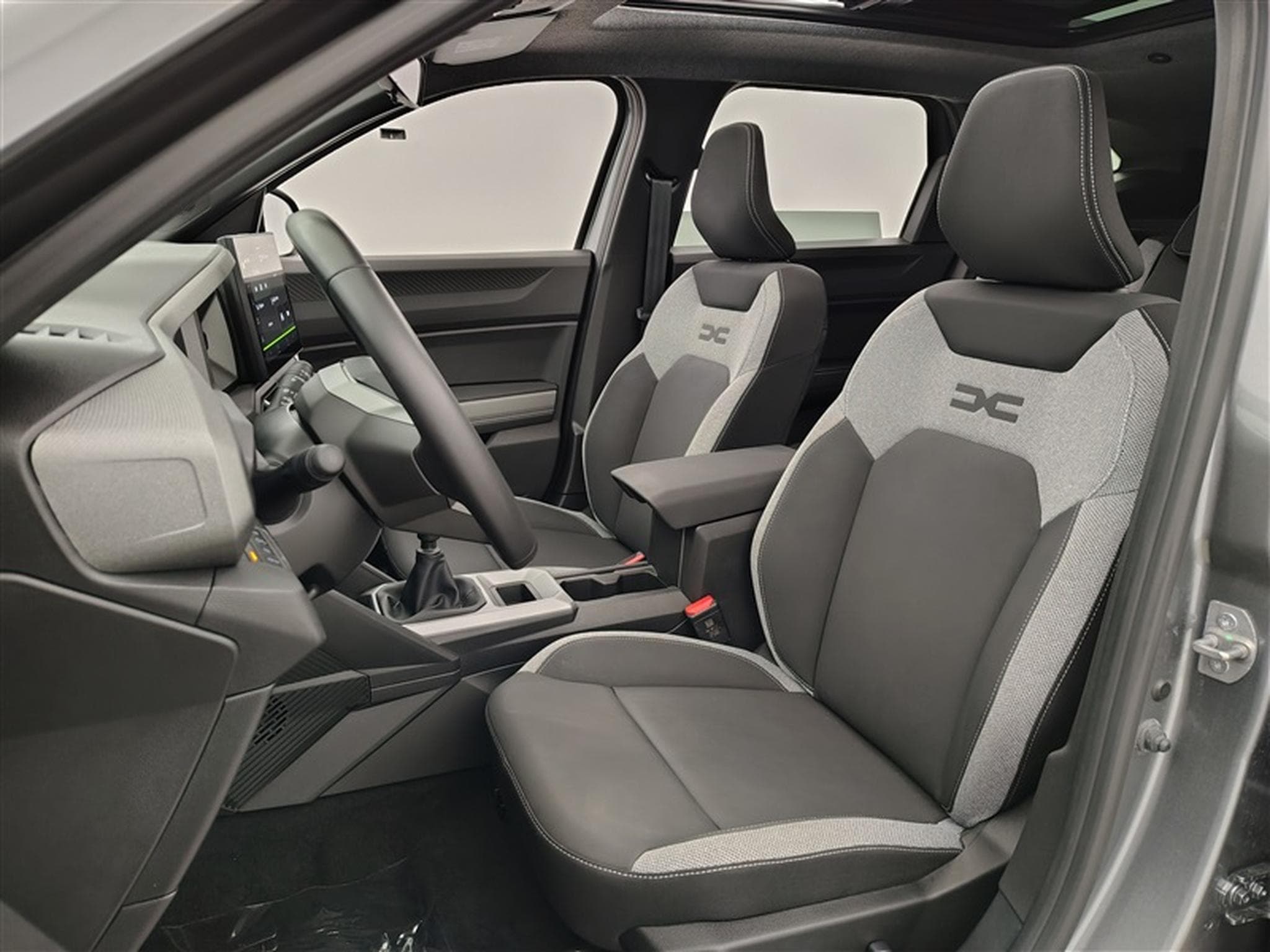 Dacia Bigster 1.2 Mild hybrid-G Journey *NAVI/T.PANO/CAM/FULL LED/PDC* (2025) - Photo 7