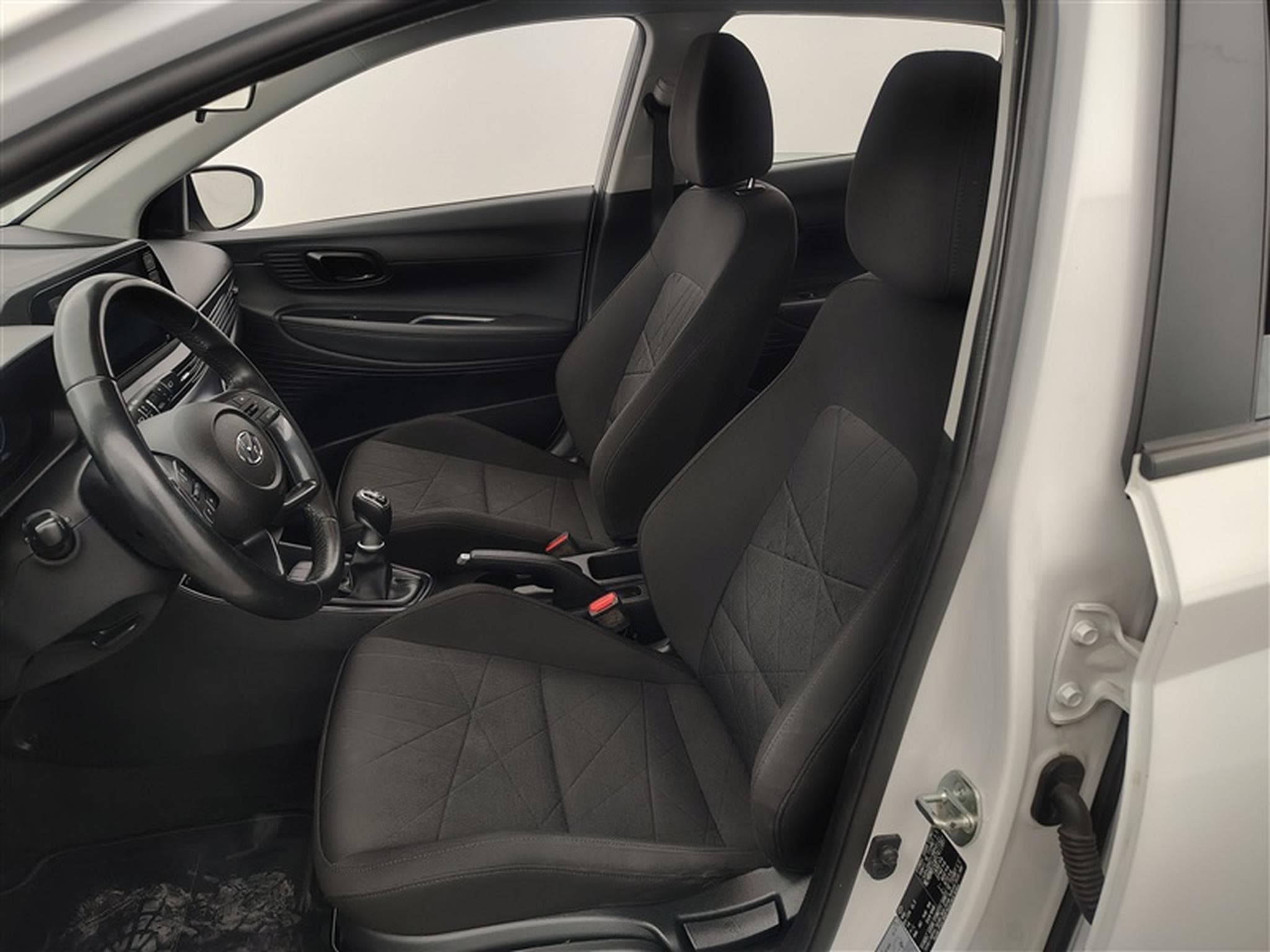 Hyundai Bayon 1.0 T-GDi Twist CAPLAY / CLIM (2024) - Photo 7