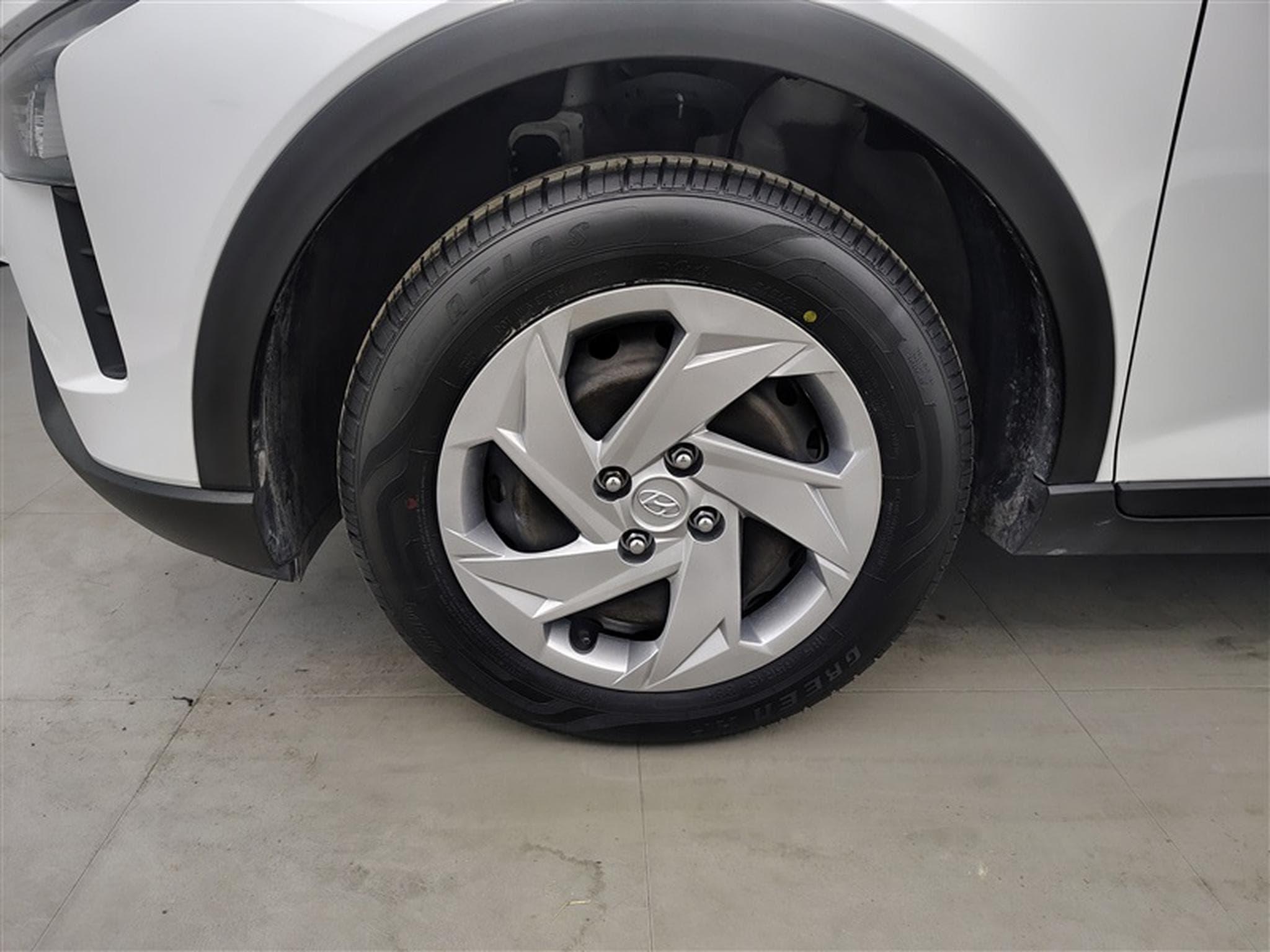 Hyundai Bayon 1.0 T-GDi Twist CAPLAY / CLIM (2024) - Photo 6